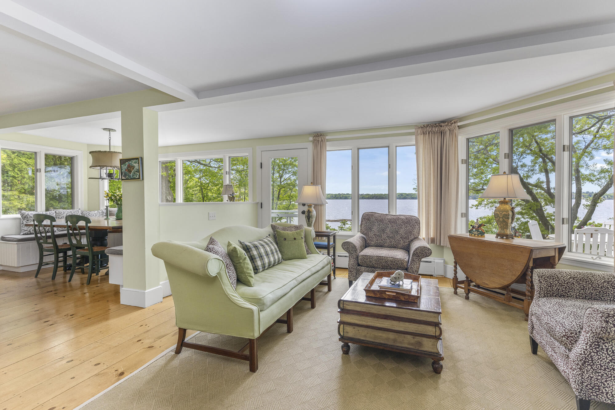 909 Princes Point Road