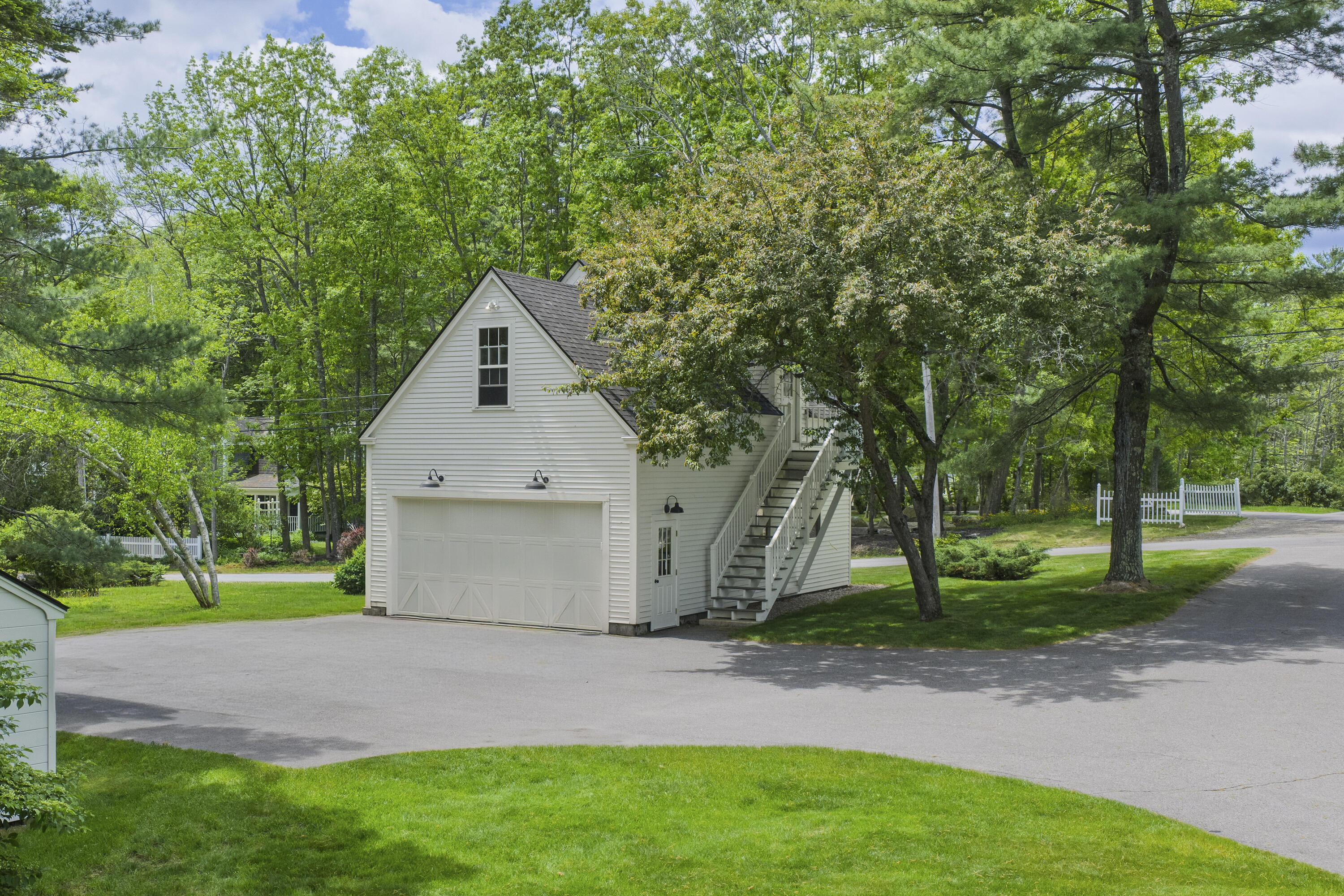 909 Princes Point Road