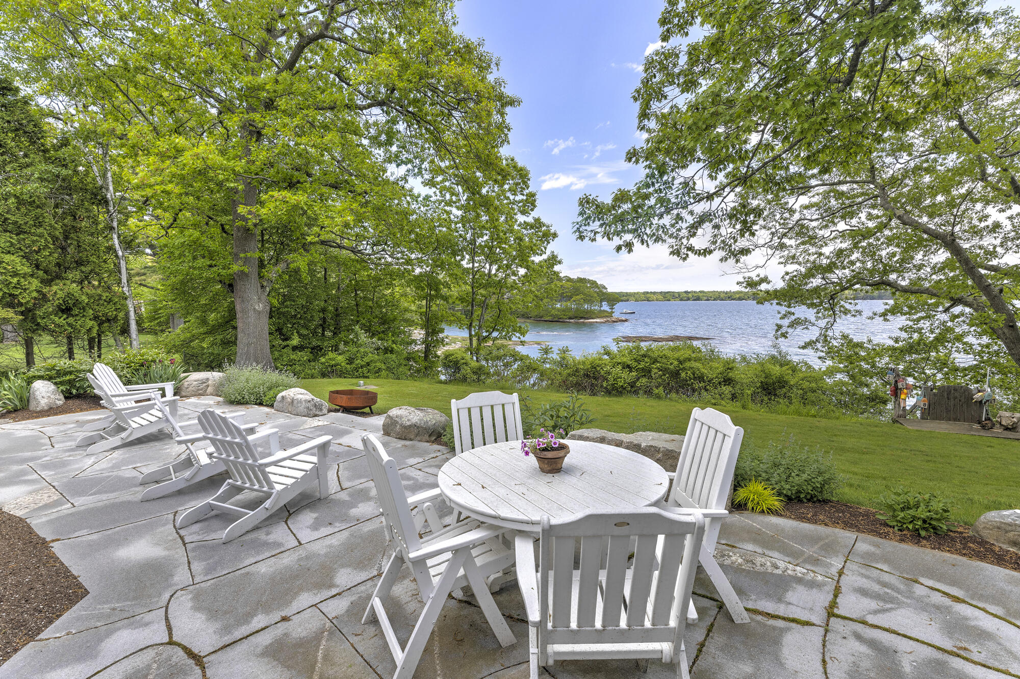 909 Princes Point Road