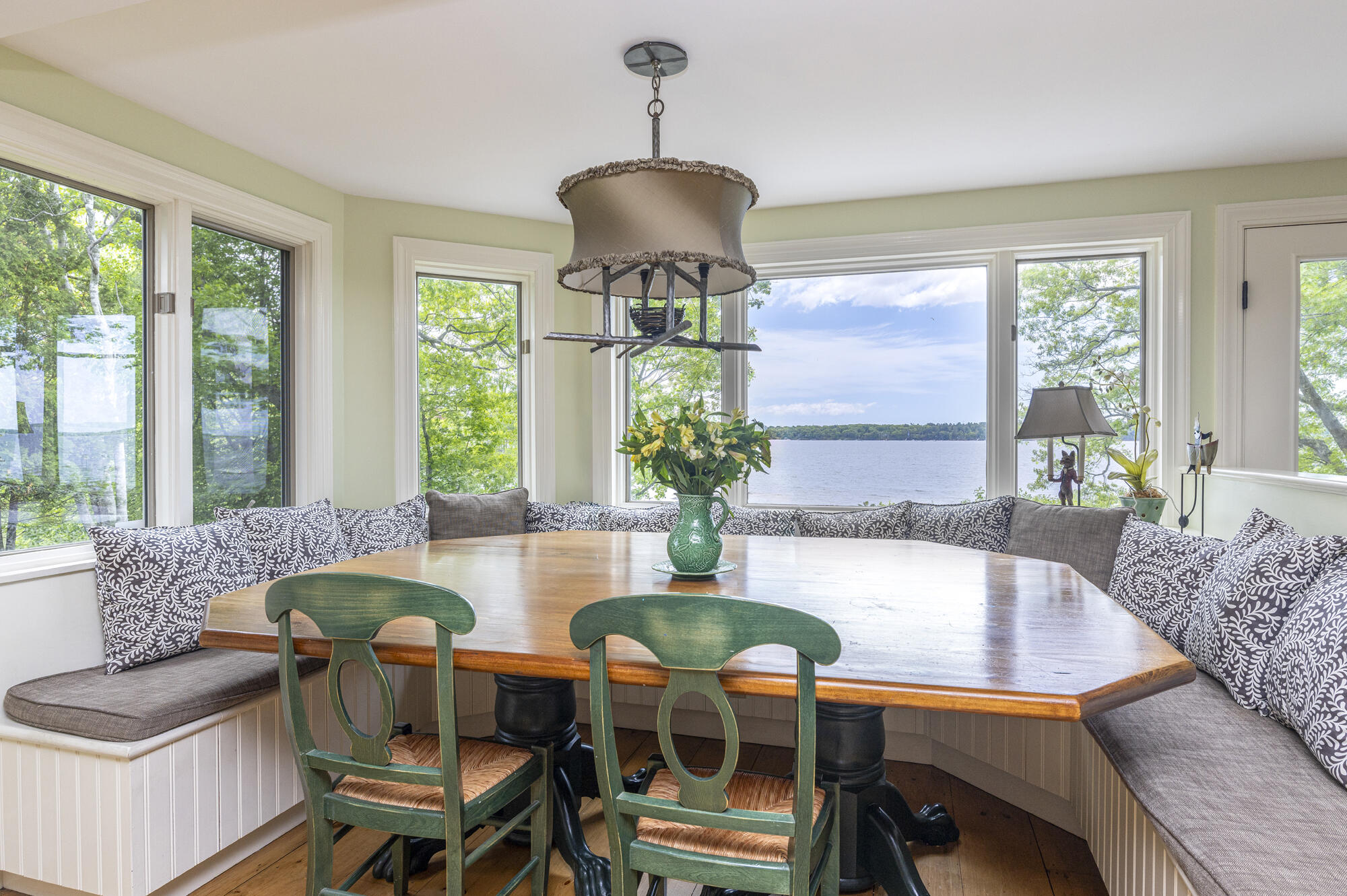 909 Princes Point Road