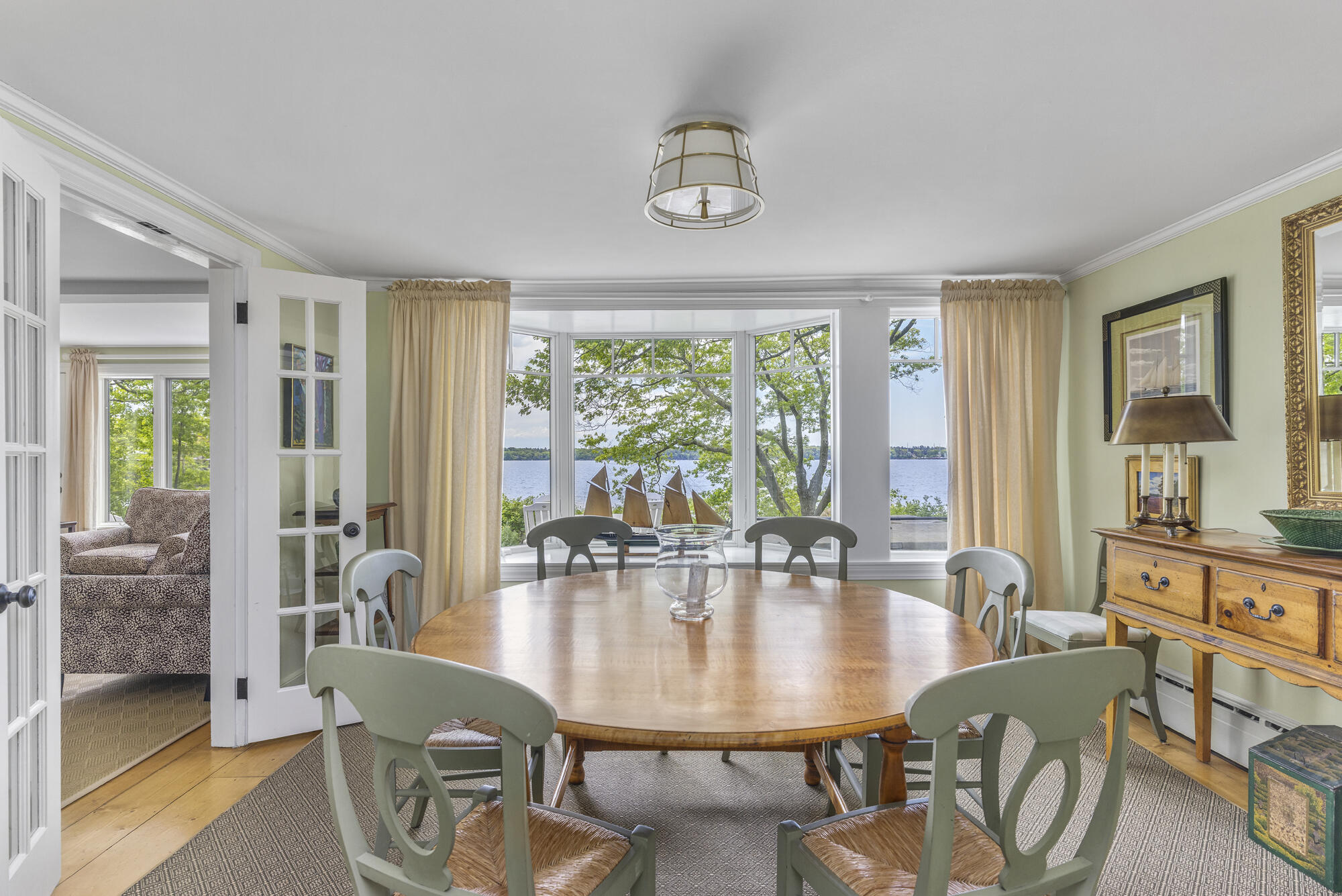 909 Princes Point Road