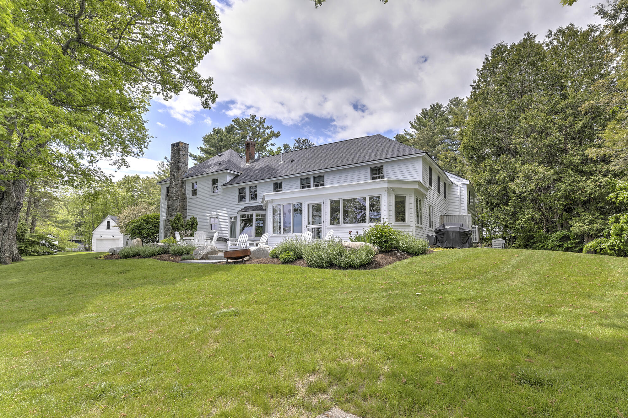 909 Princes Point Road
