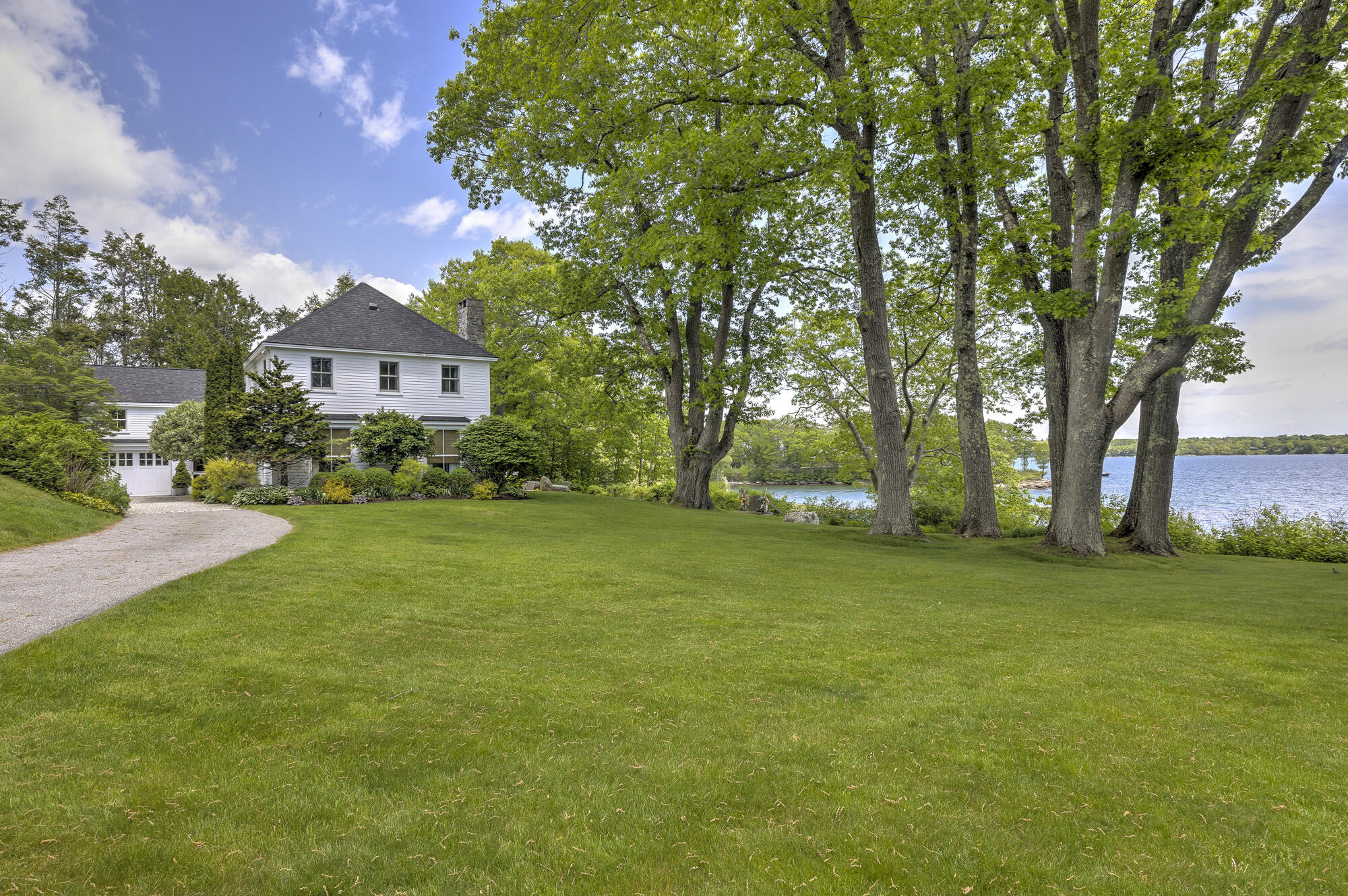 909 Princes Point Road