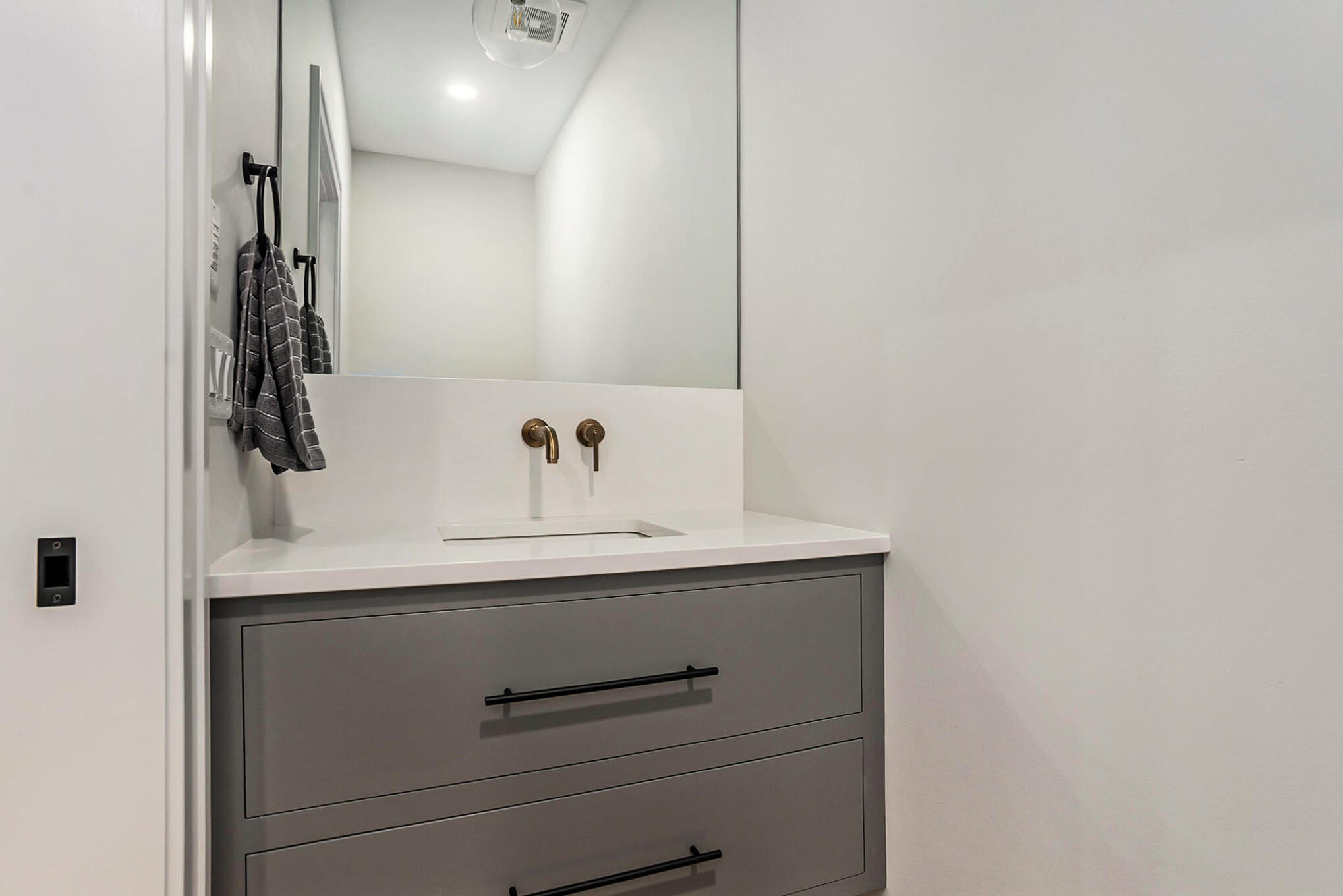 14848 Crest View Court