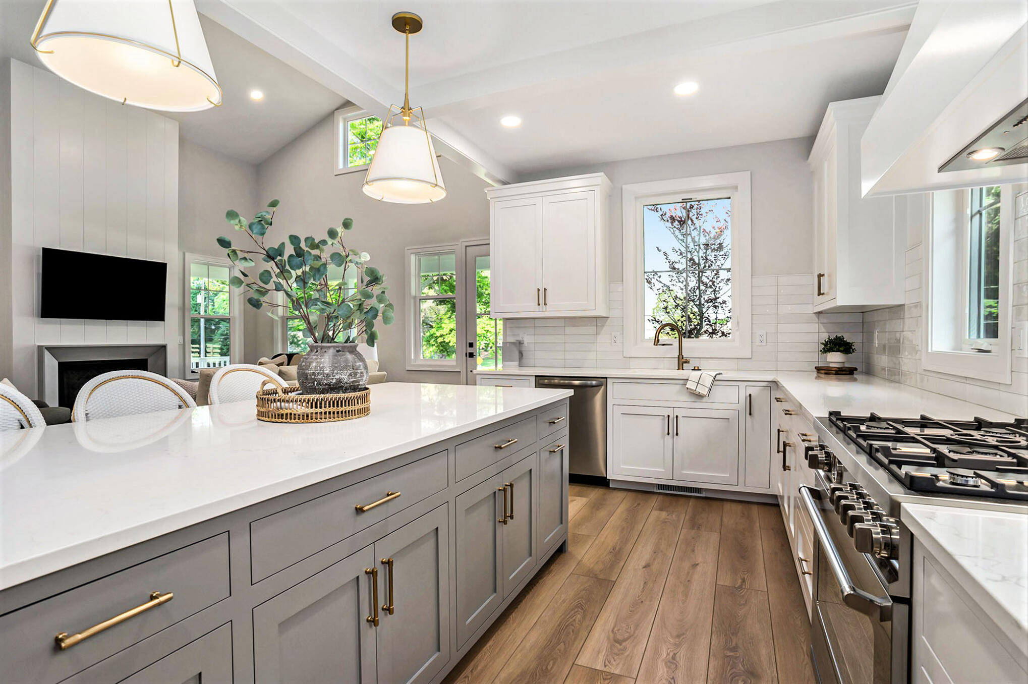 14848 Crest View Court