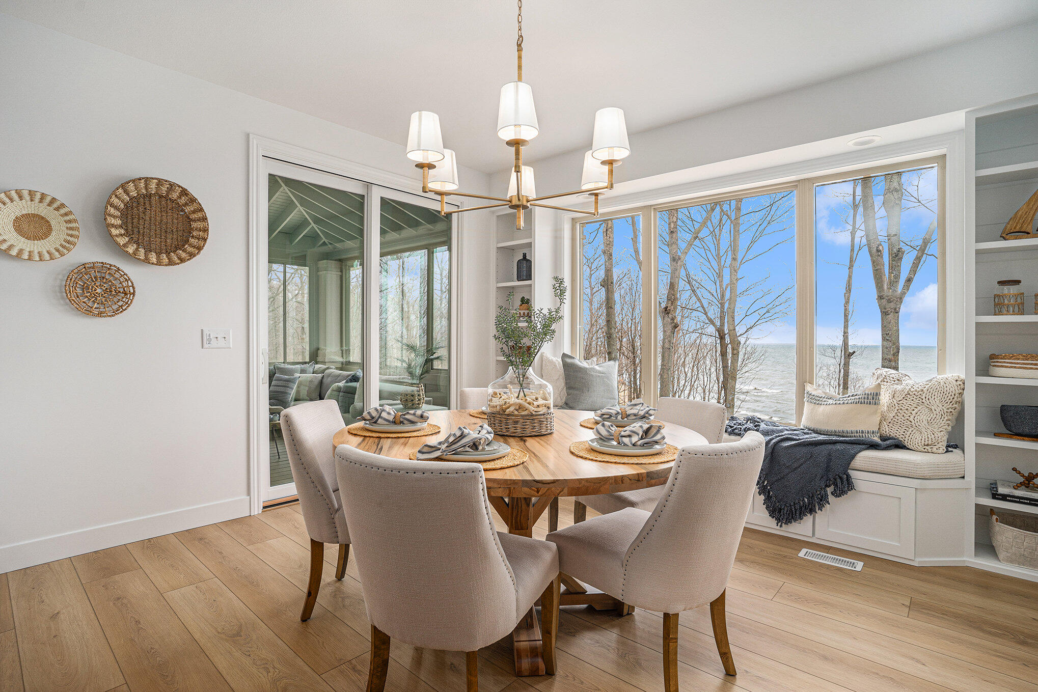 20055 Lake Shore Drive