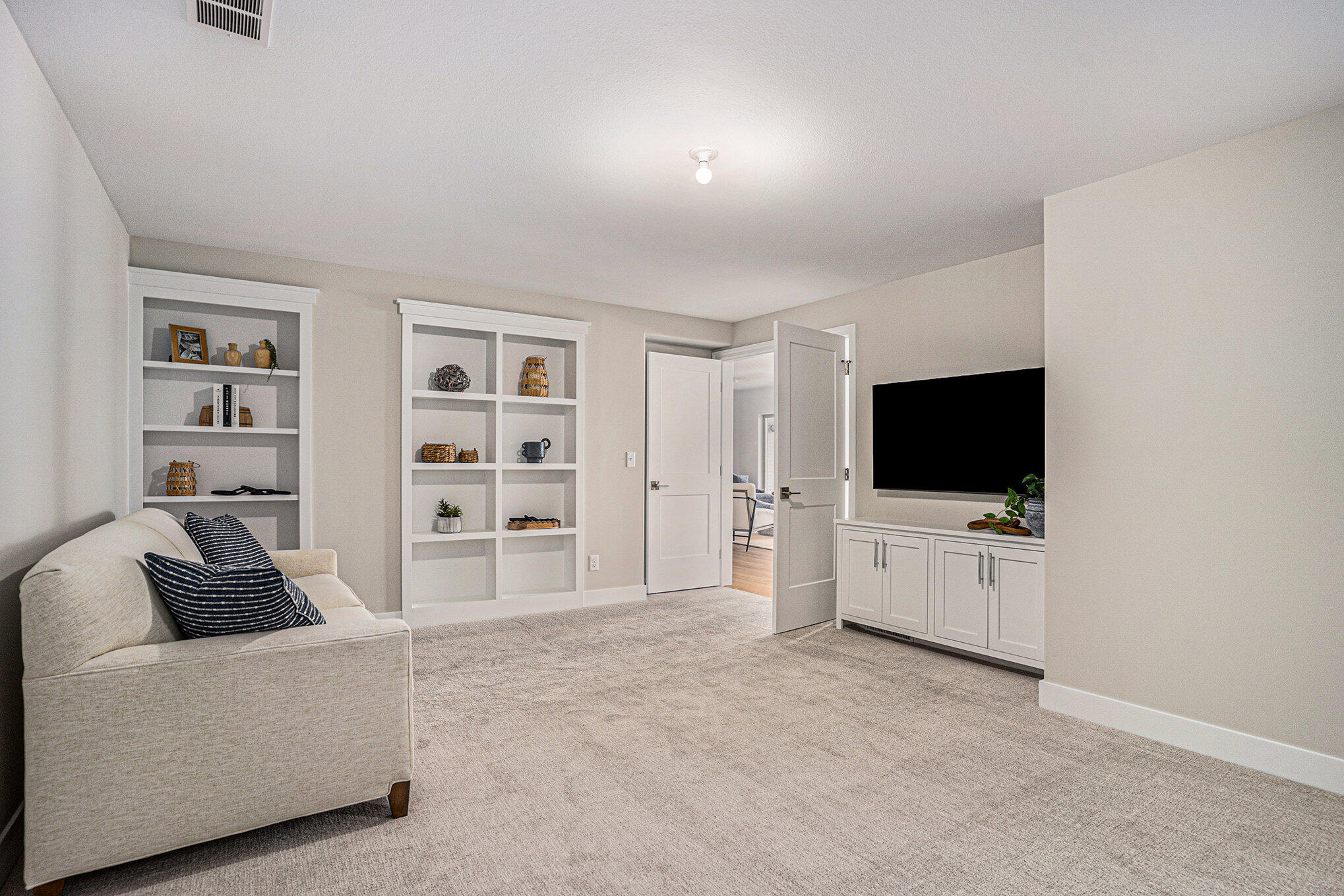 20055 Lake Shore Drive