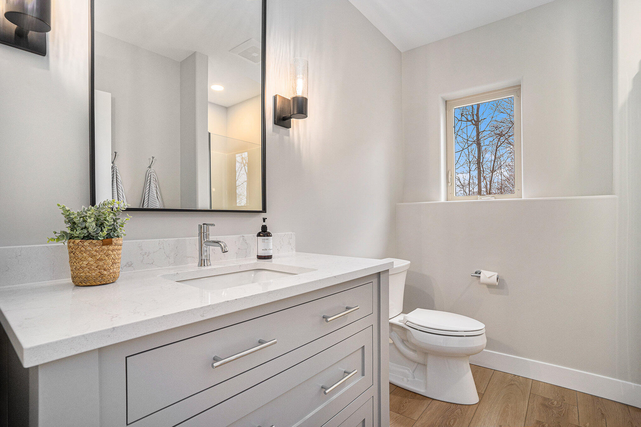 20055 Lake Shore Drive