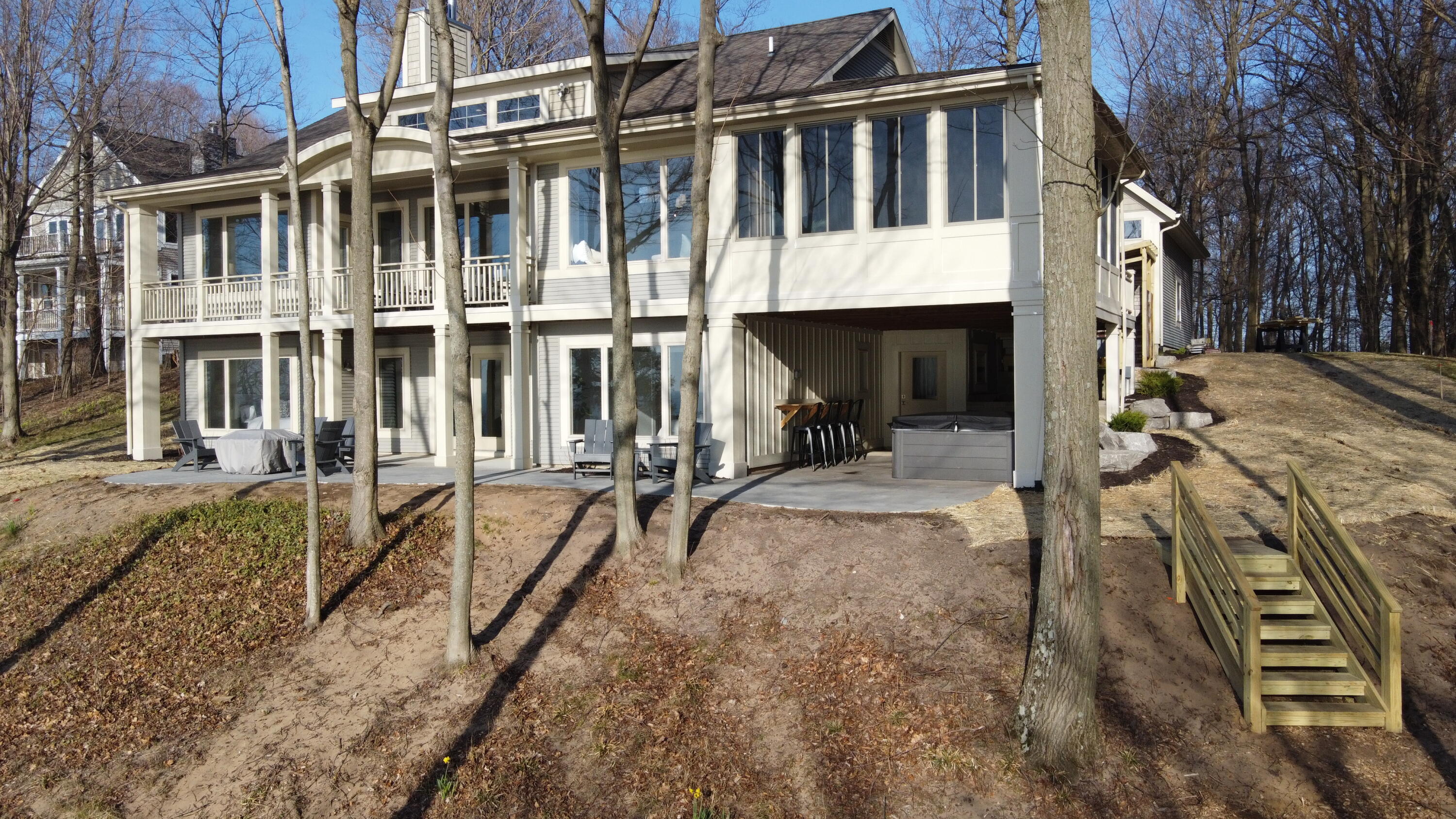 20055 Lake Shore Drive