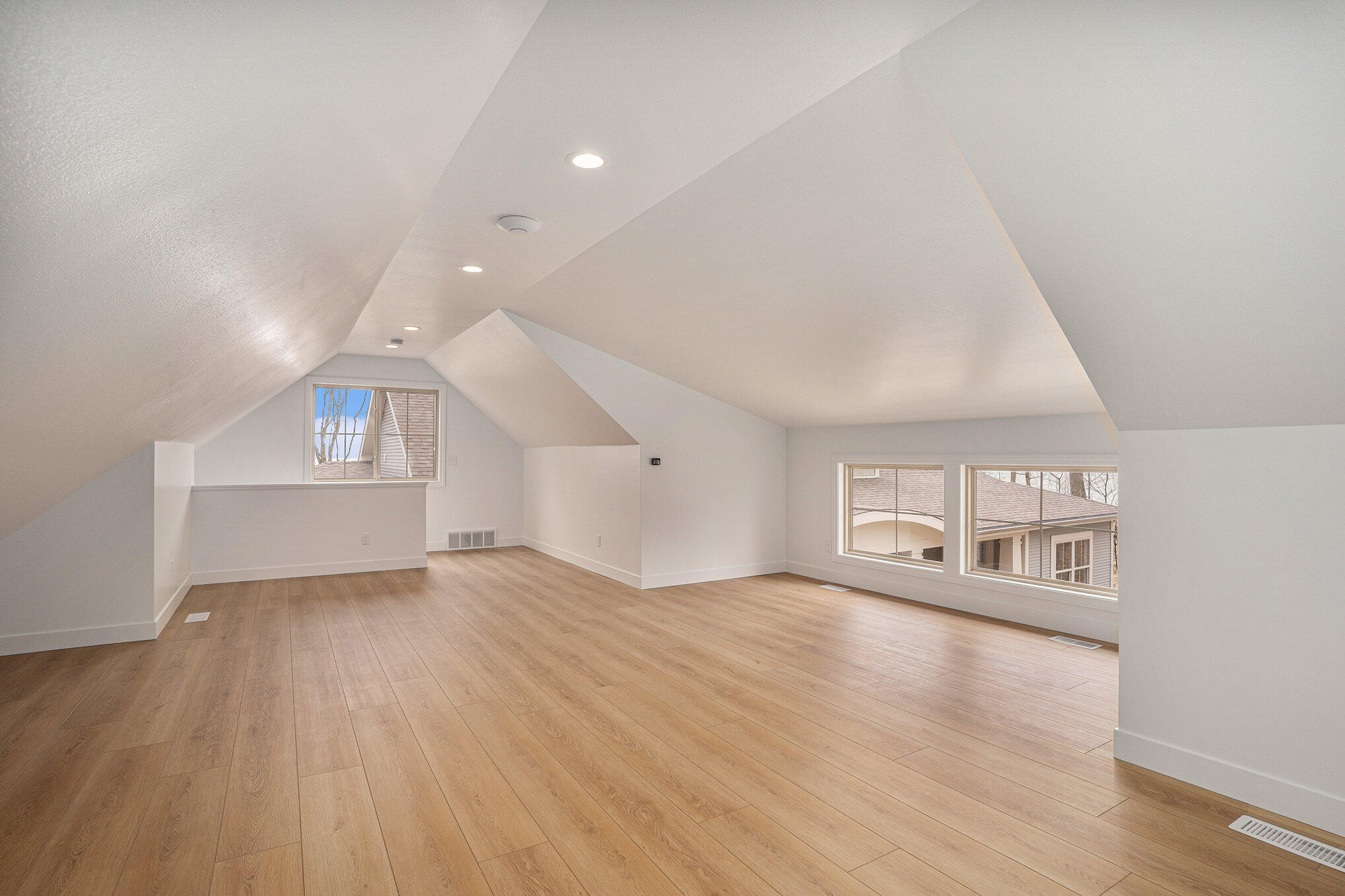 20055 Lake Shore Drive