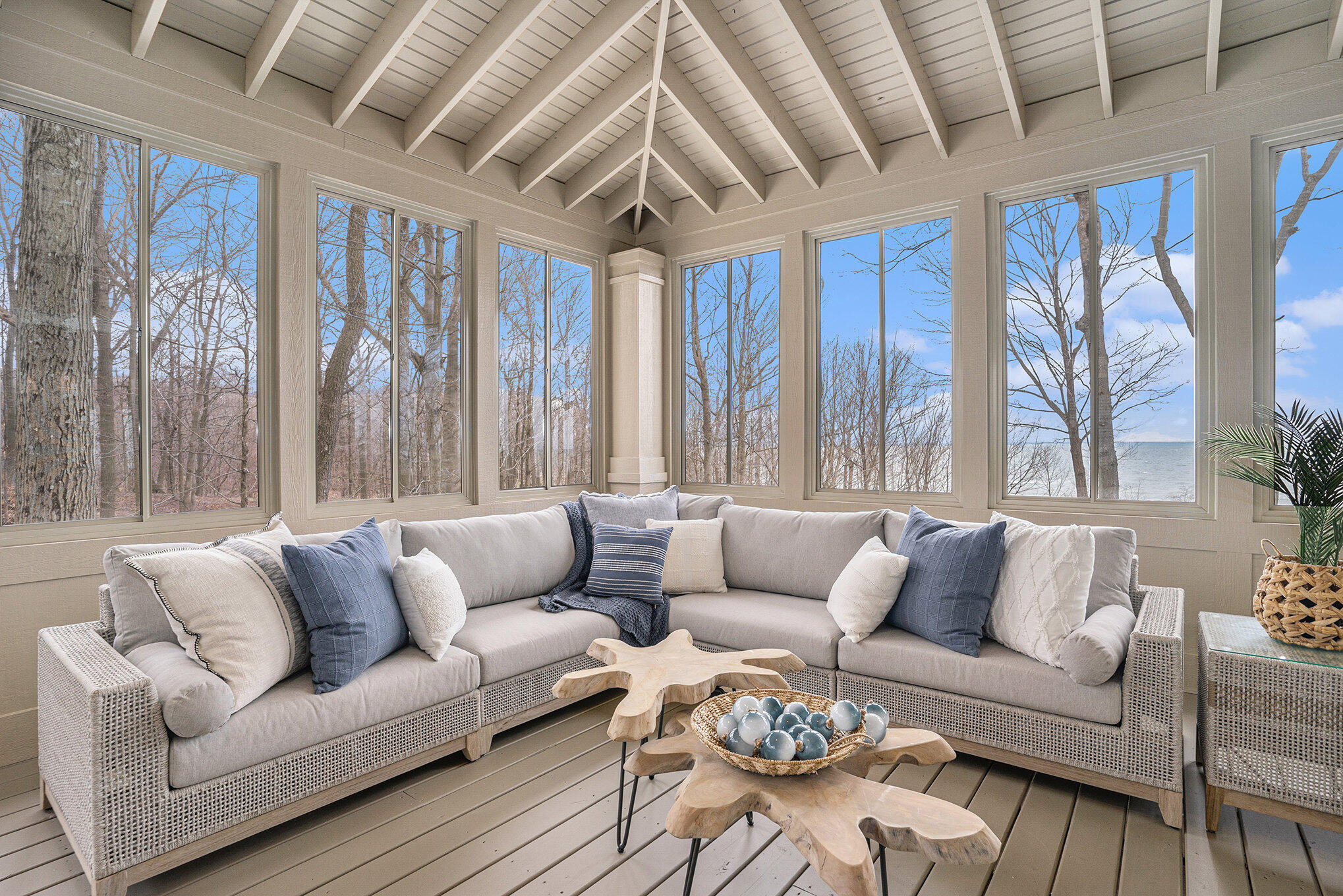 20055 Lake Shore Drive