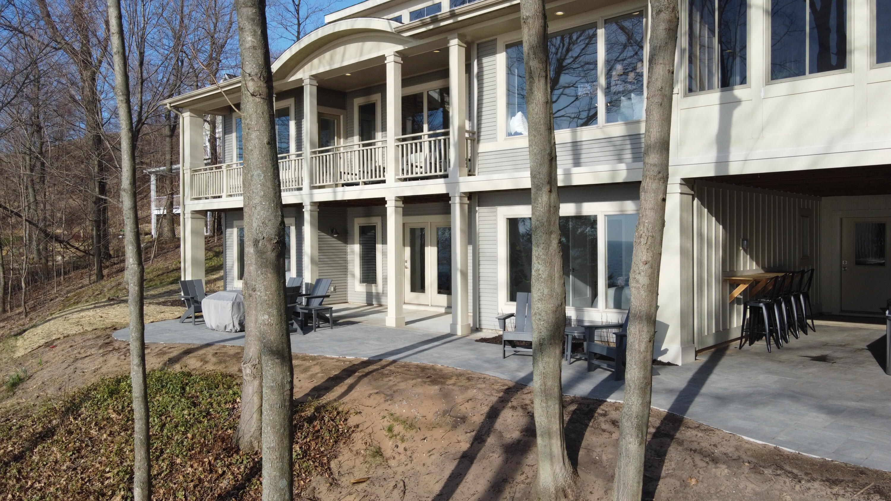 20055 Lake Shore Drive