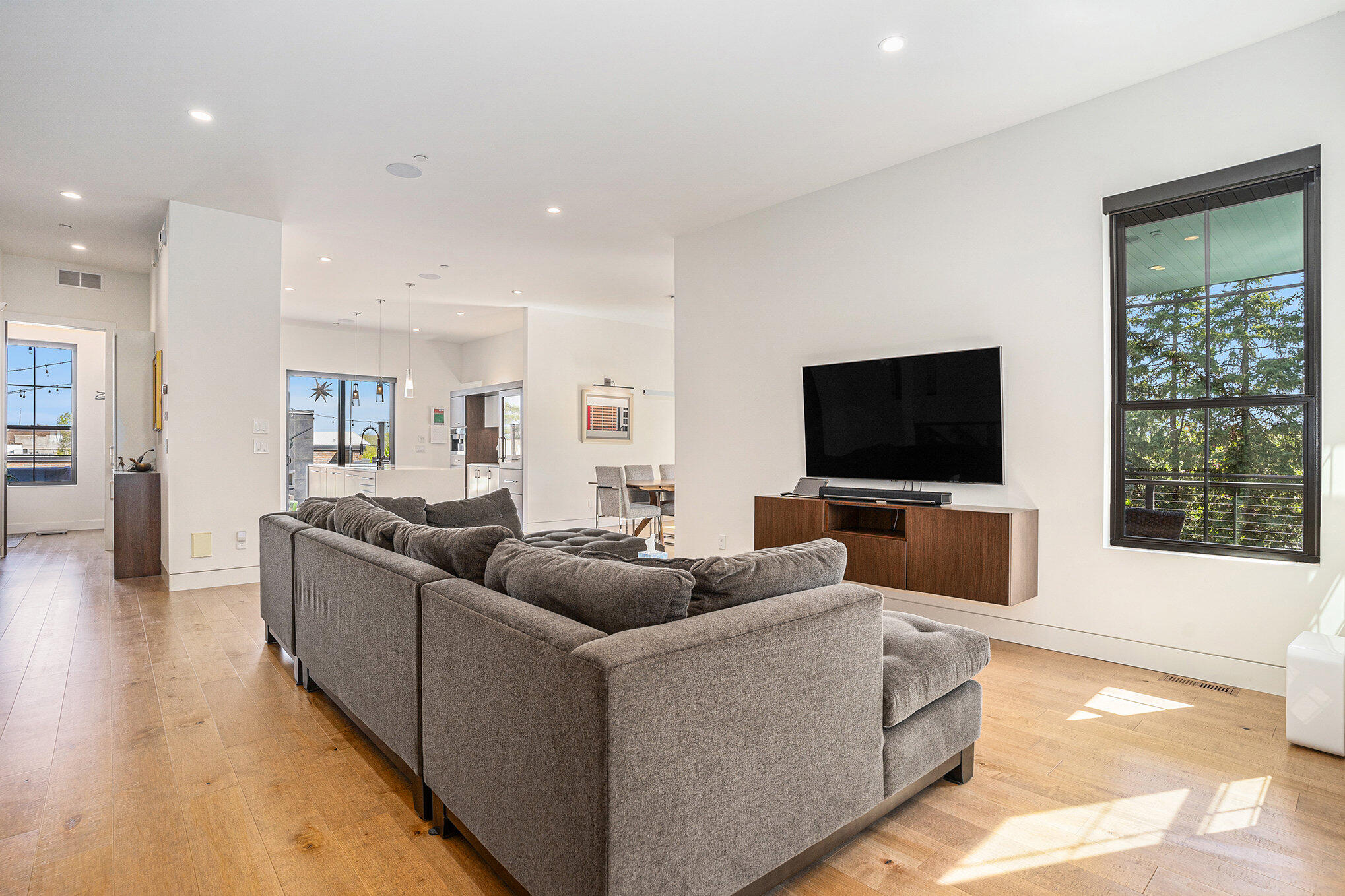 26 W 6th Street Street