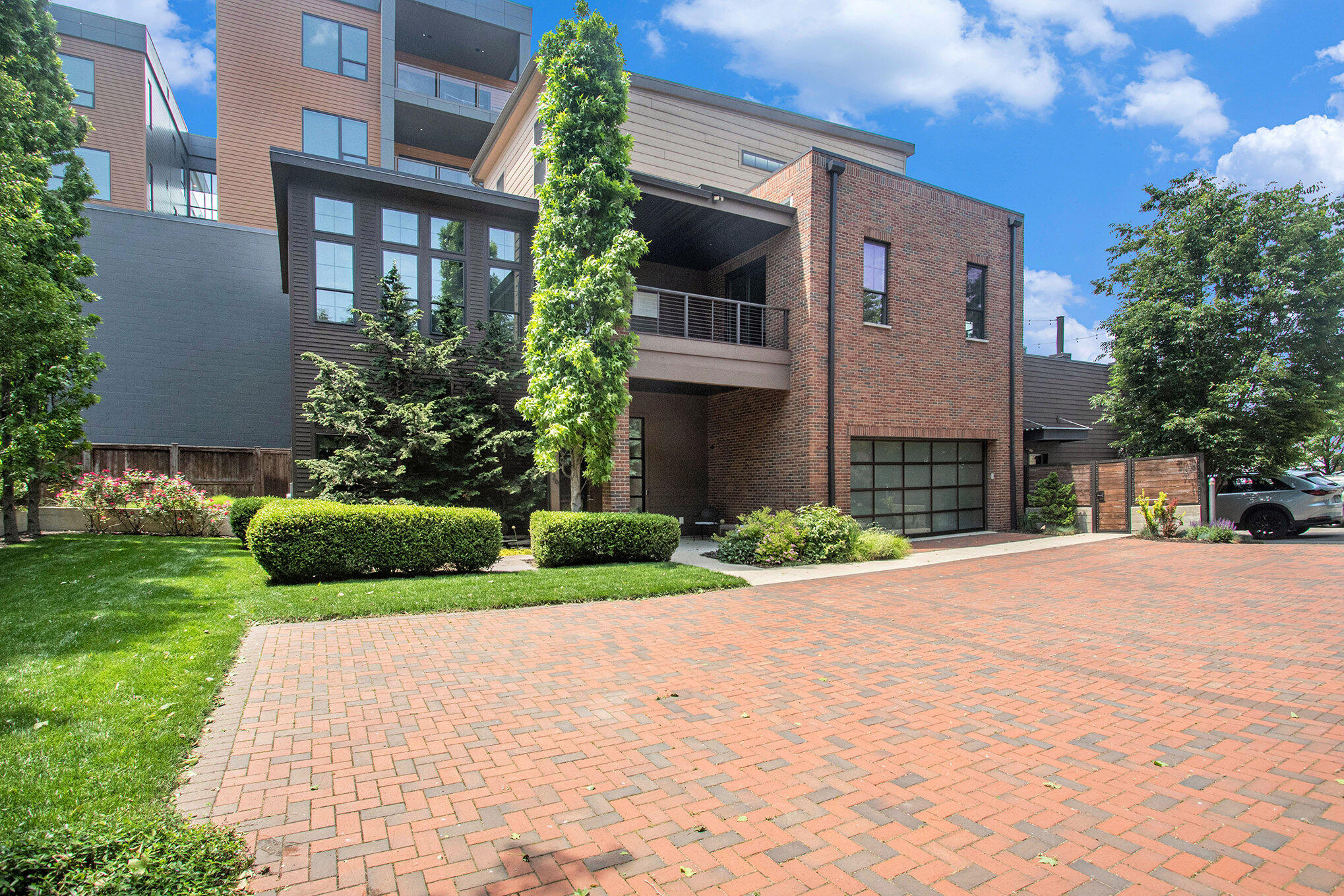 26 W 6th Street Street