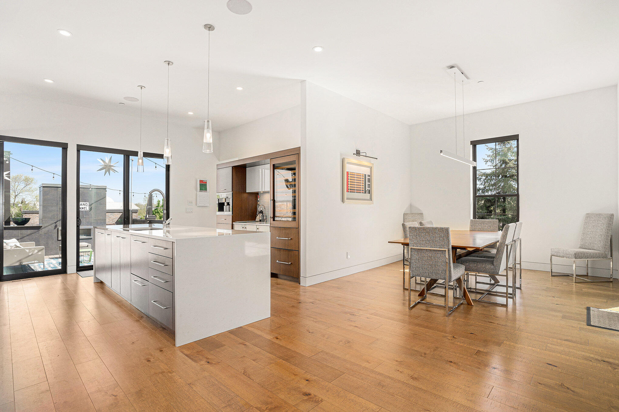 26 W 6th Street Street