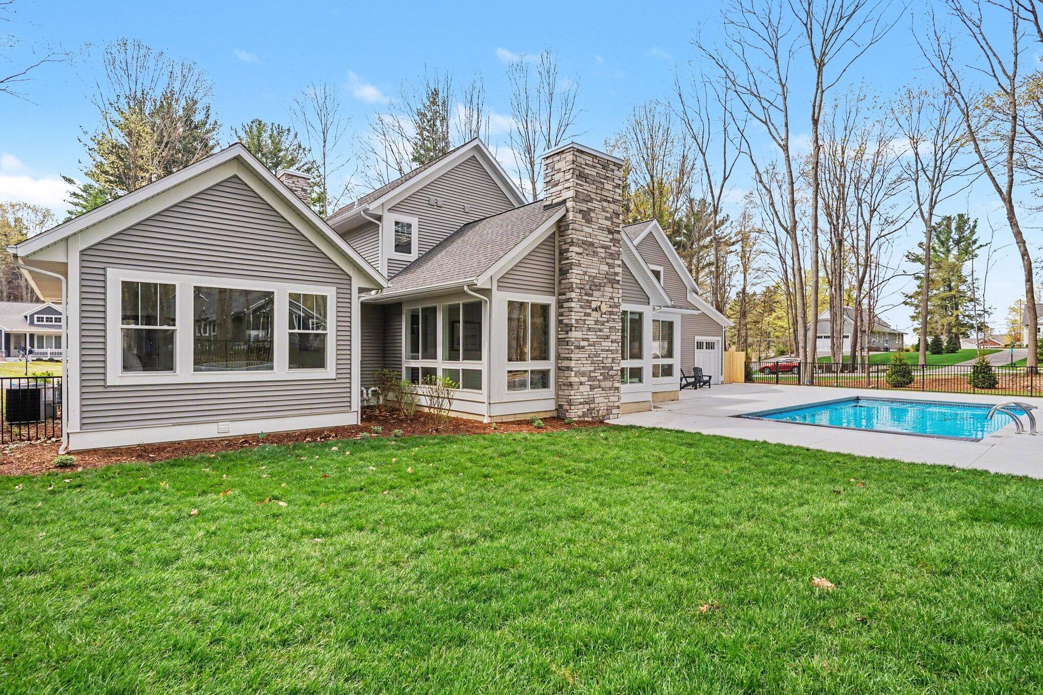 14805 Crest View Court