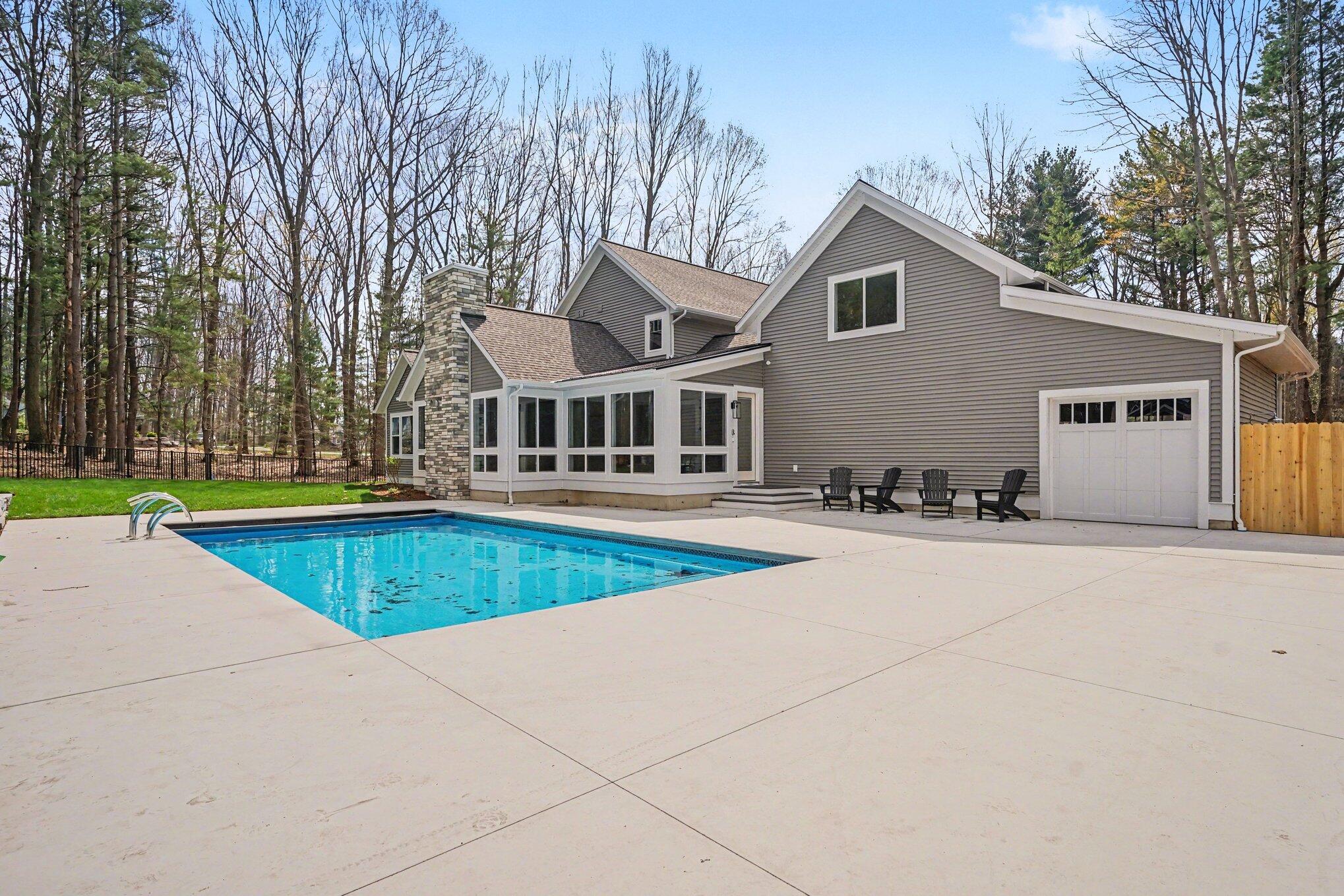 14805 Crest View Court