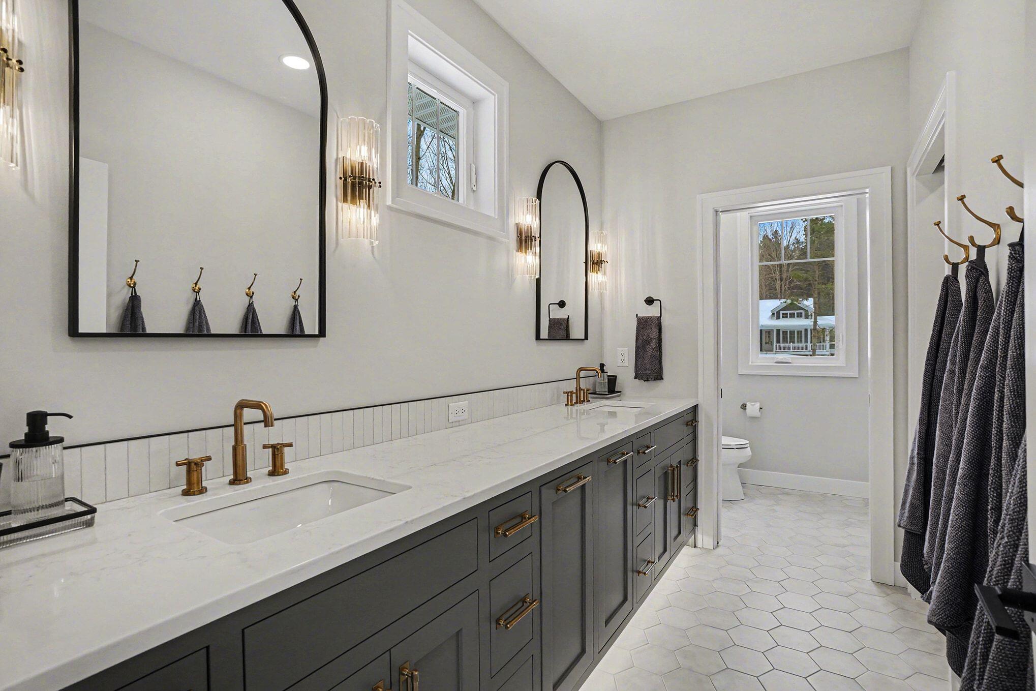 14805 Crest View Court