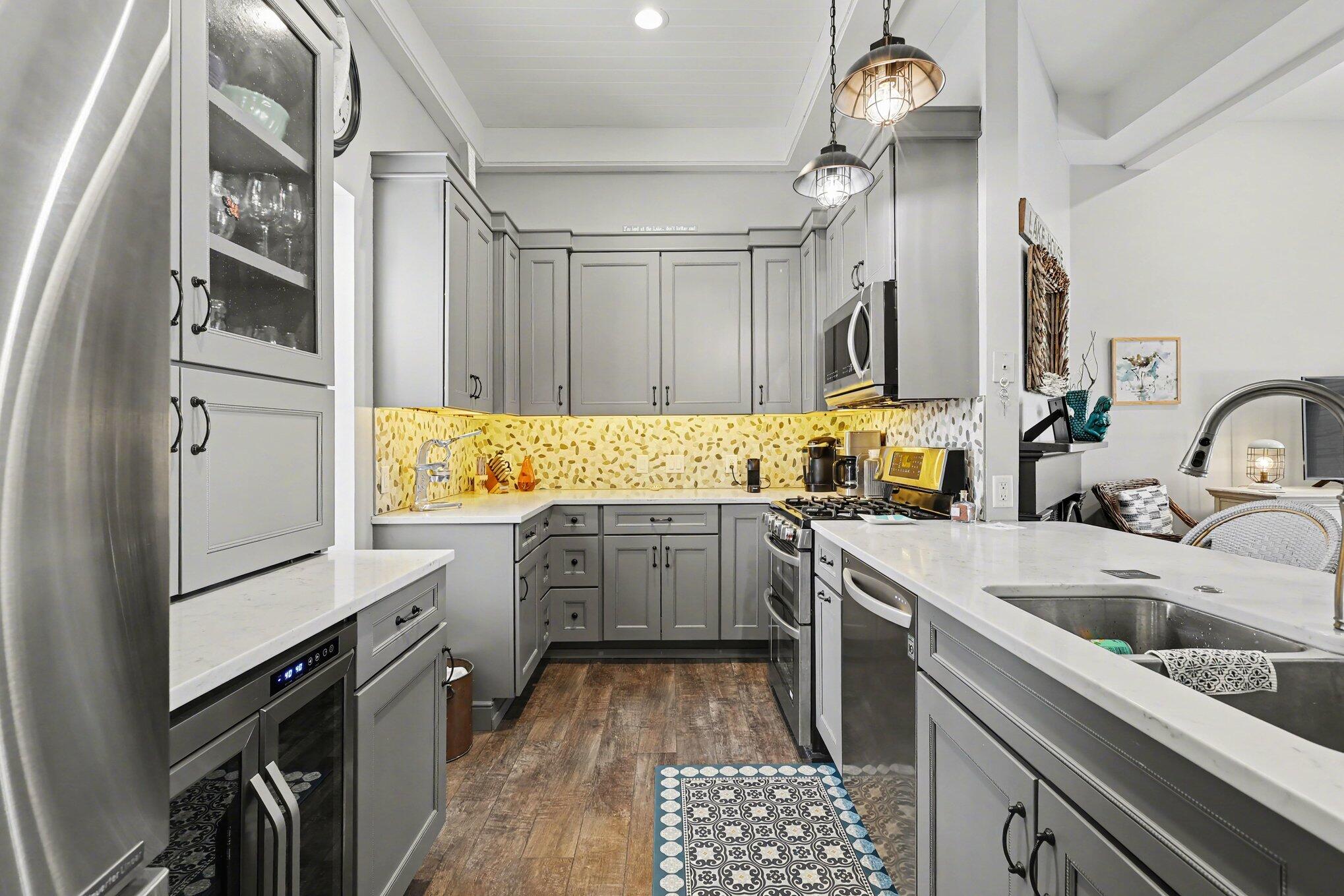 800 North Shore Drive 1