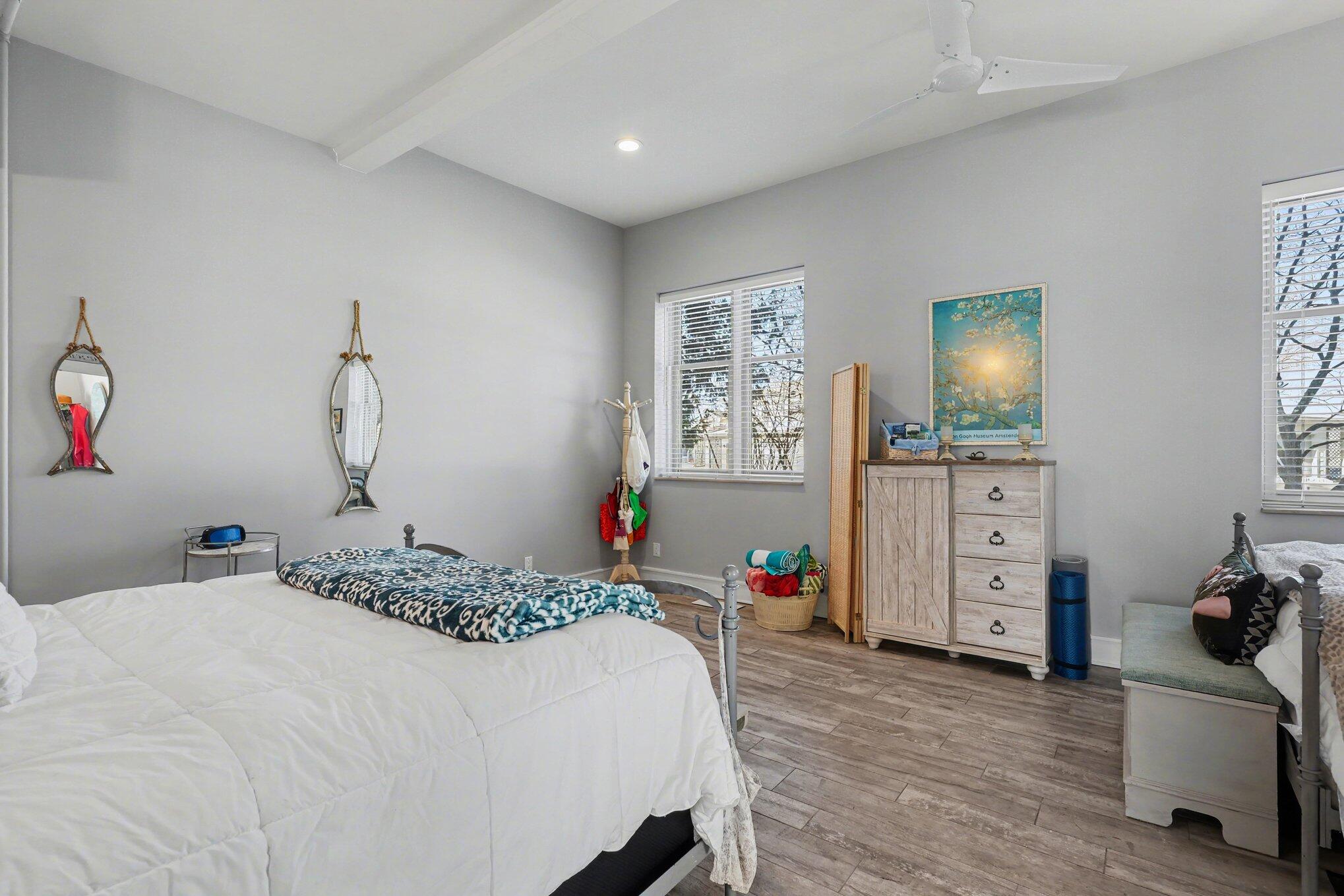 800 North Shore Drive 1