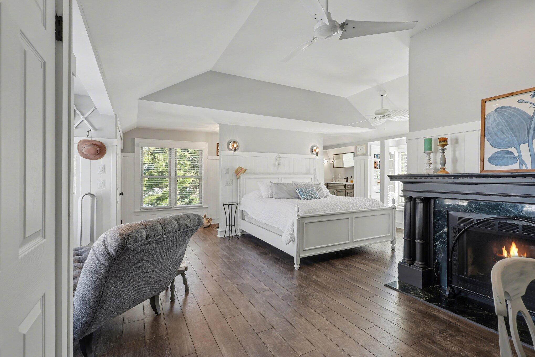 800 North Shore Drive 1