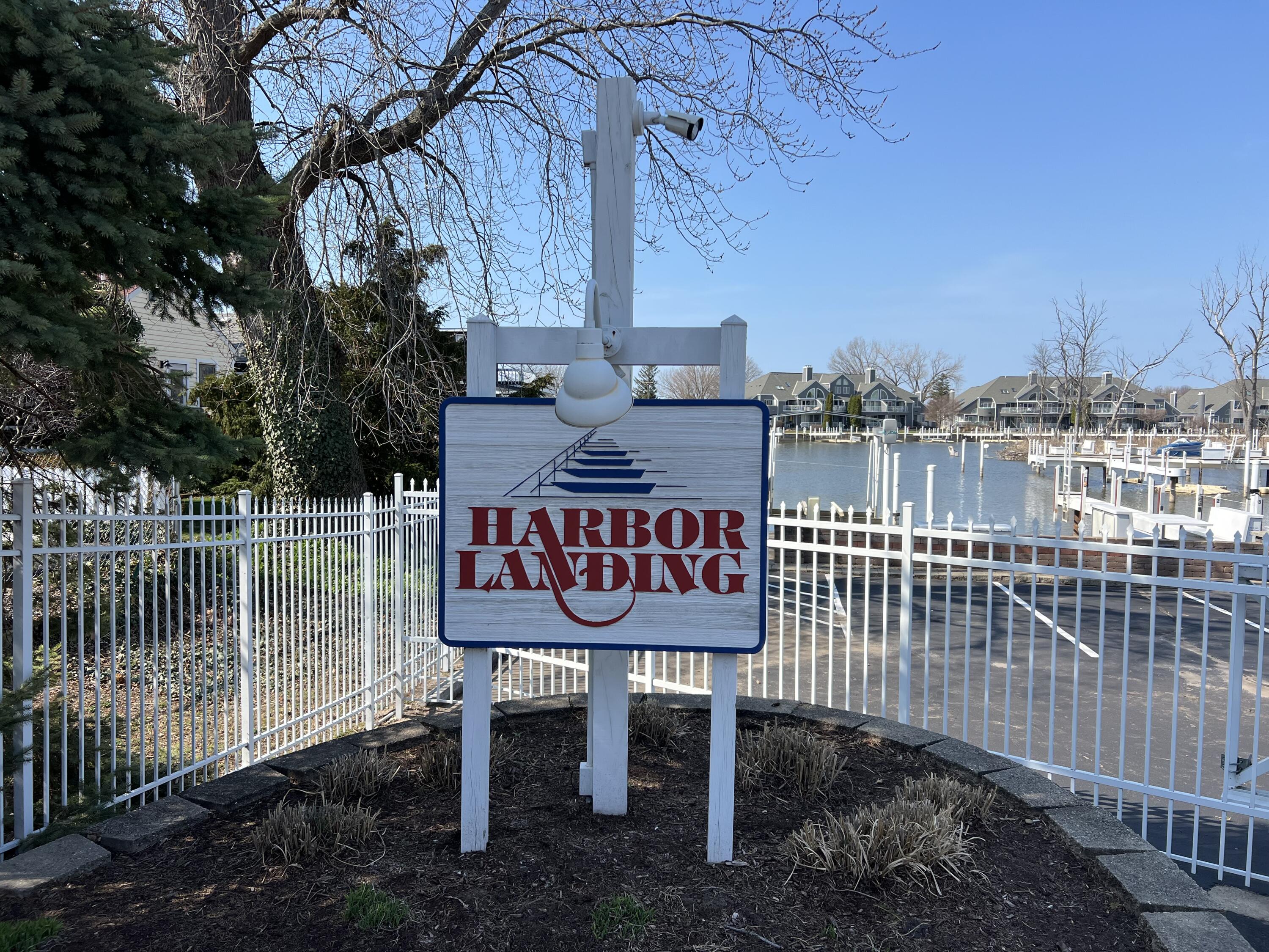 84 Harbor Landing