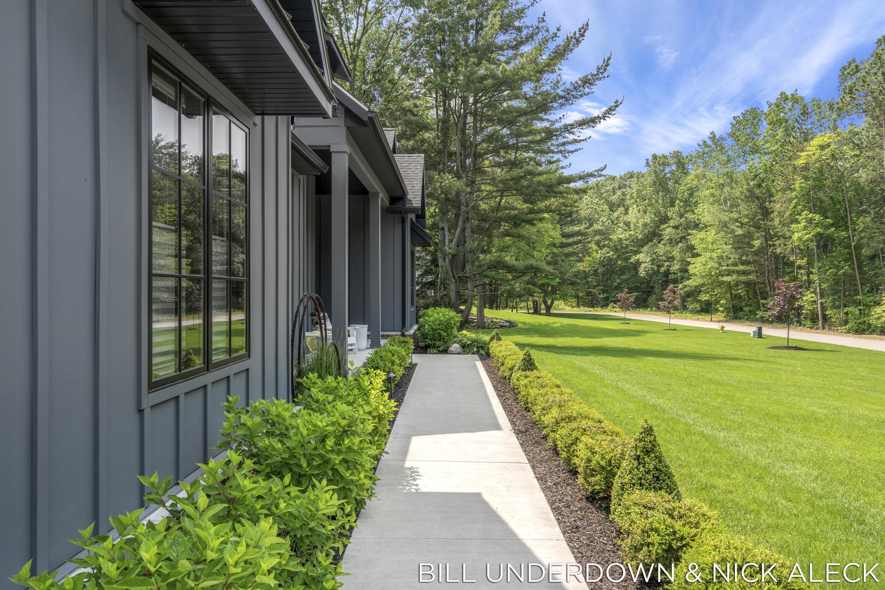 3341 Gaslight Lane