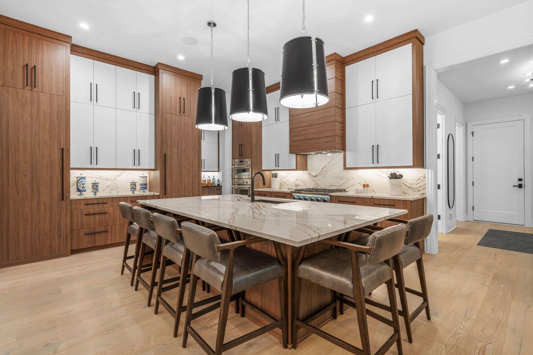 3341 Gaslight Lane