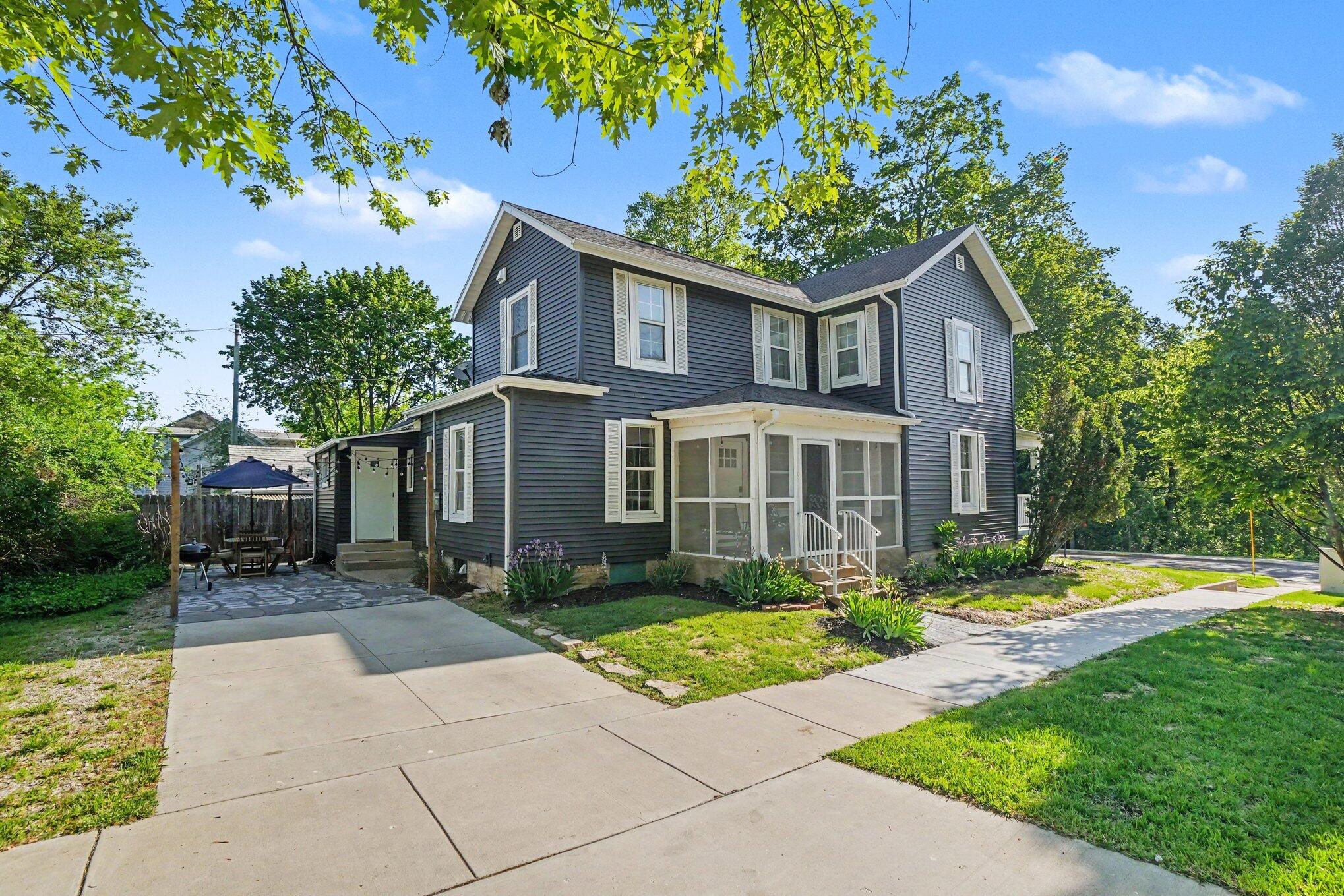 416 Center Street