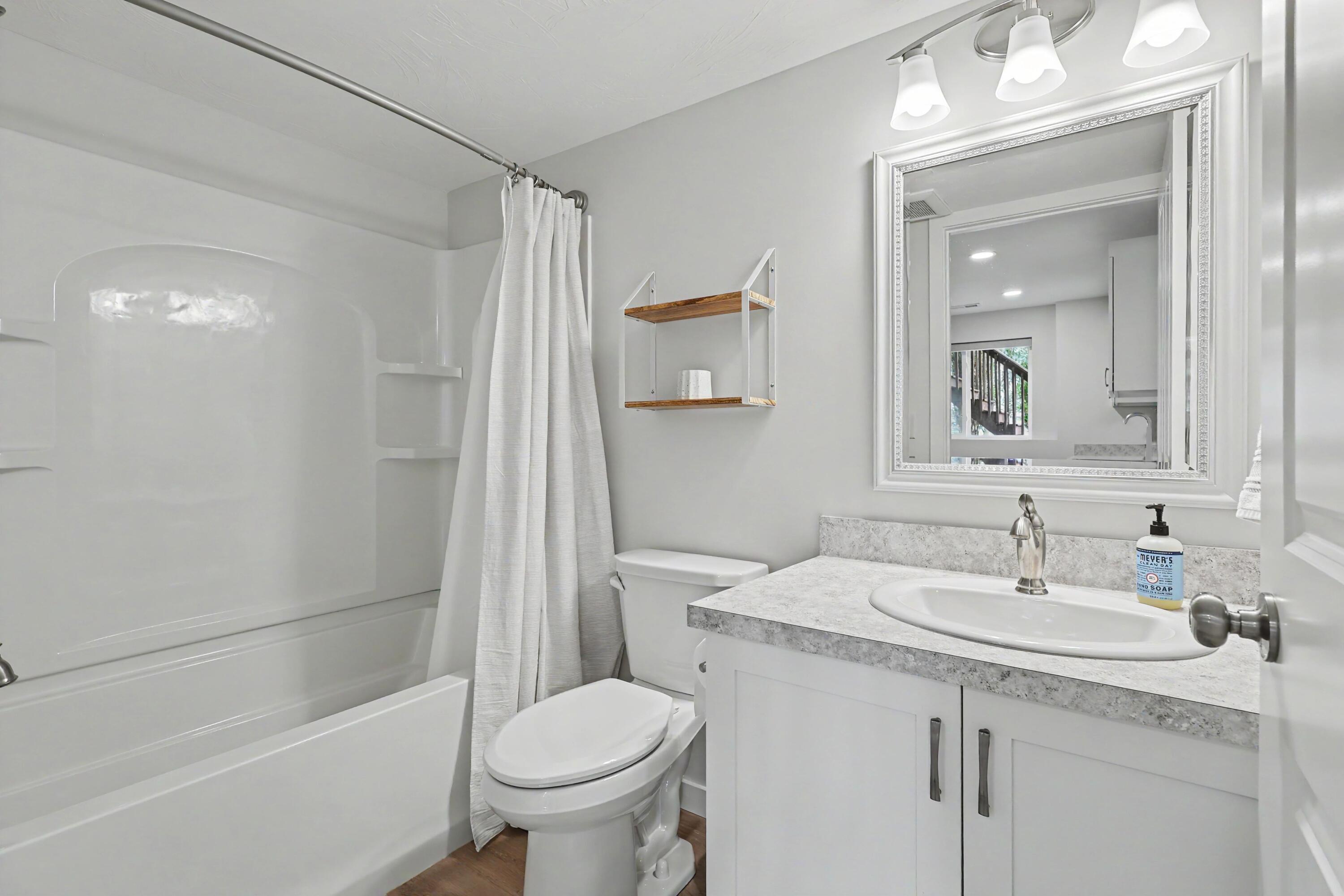 3358 Camrose Drive