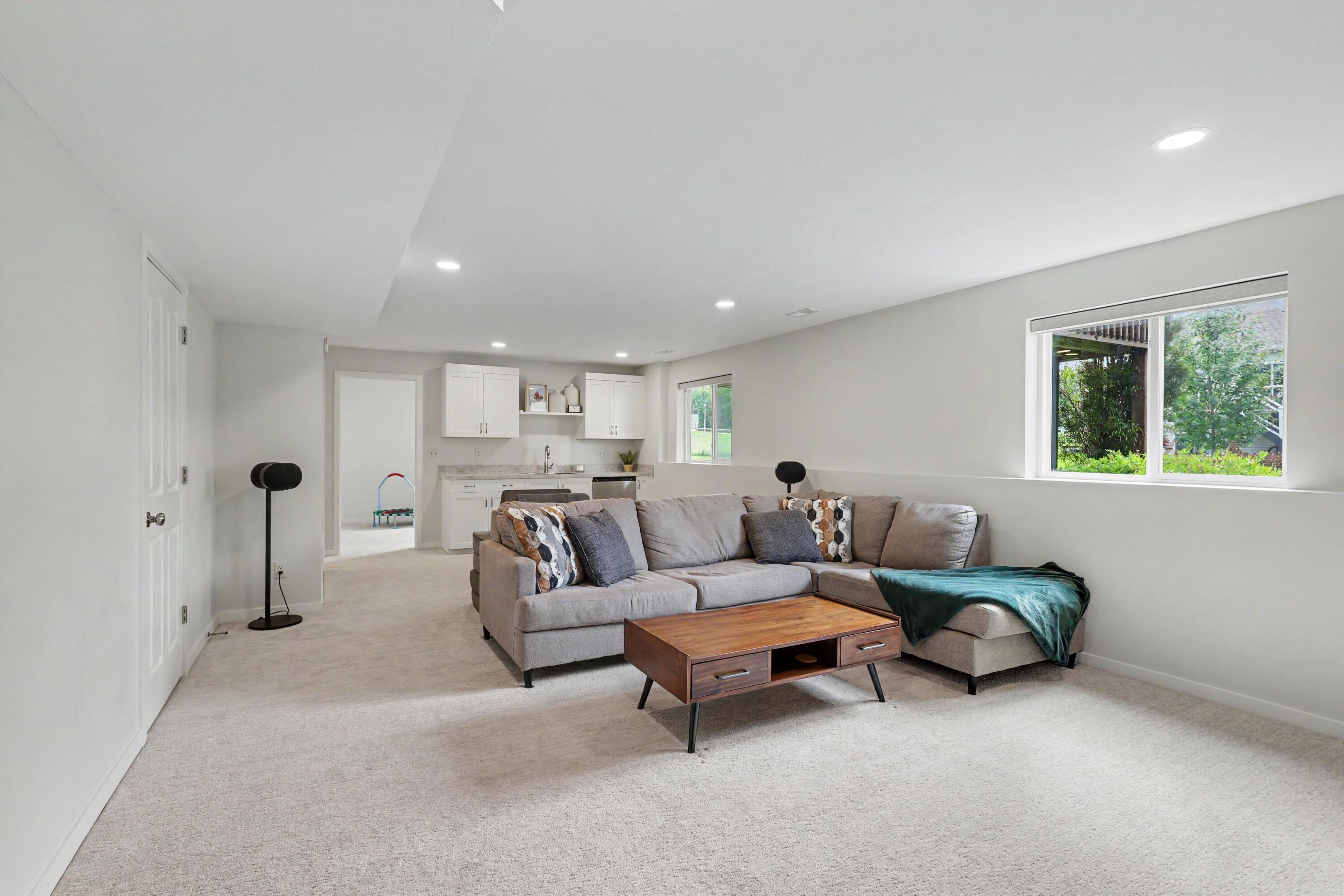3358 Camrose Drive