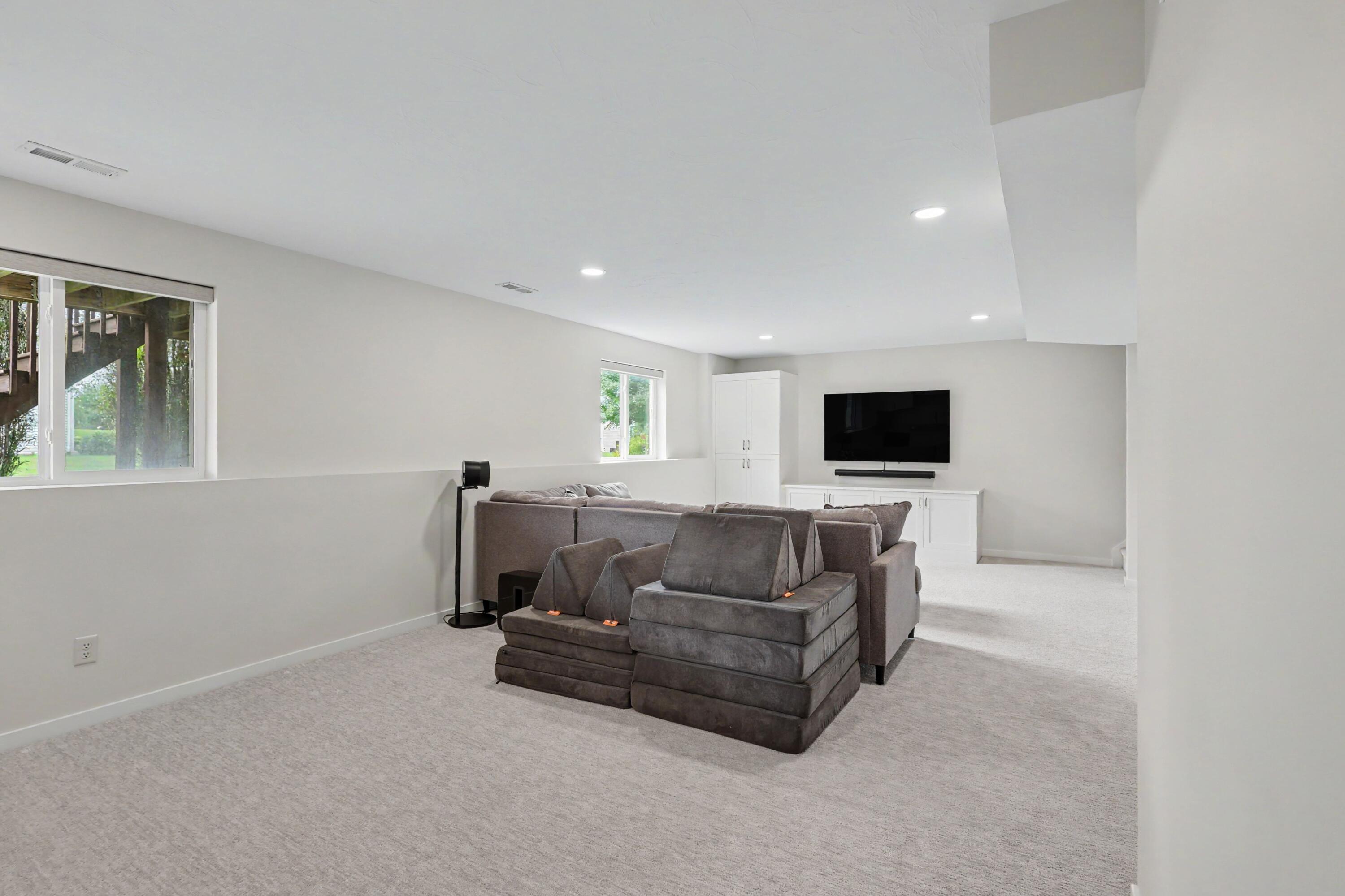 3358 Camrose Drive