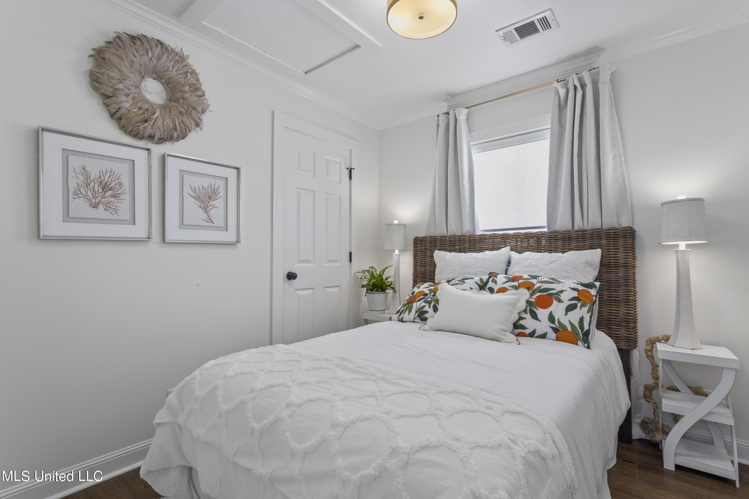 215 E Second Street, 34a