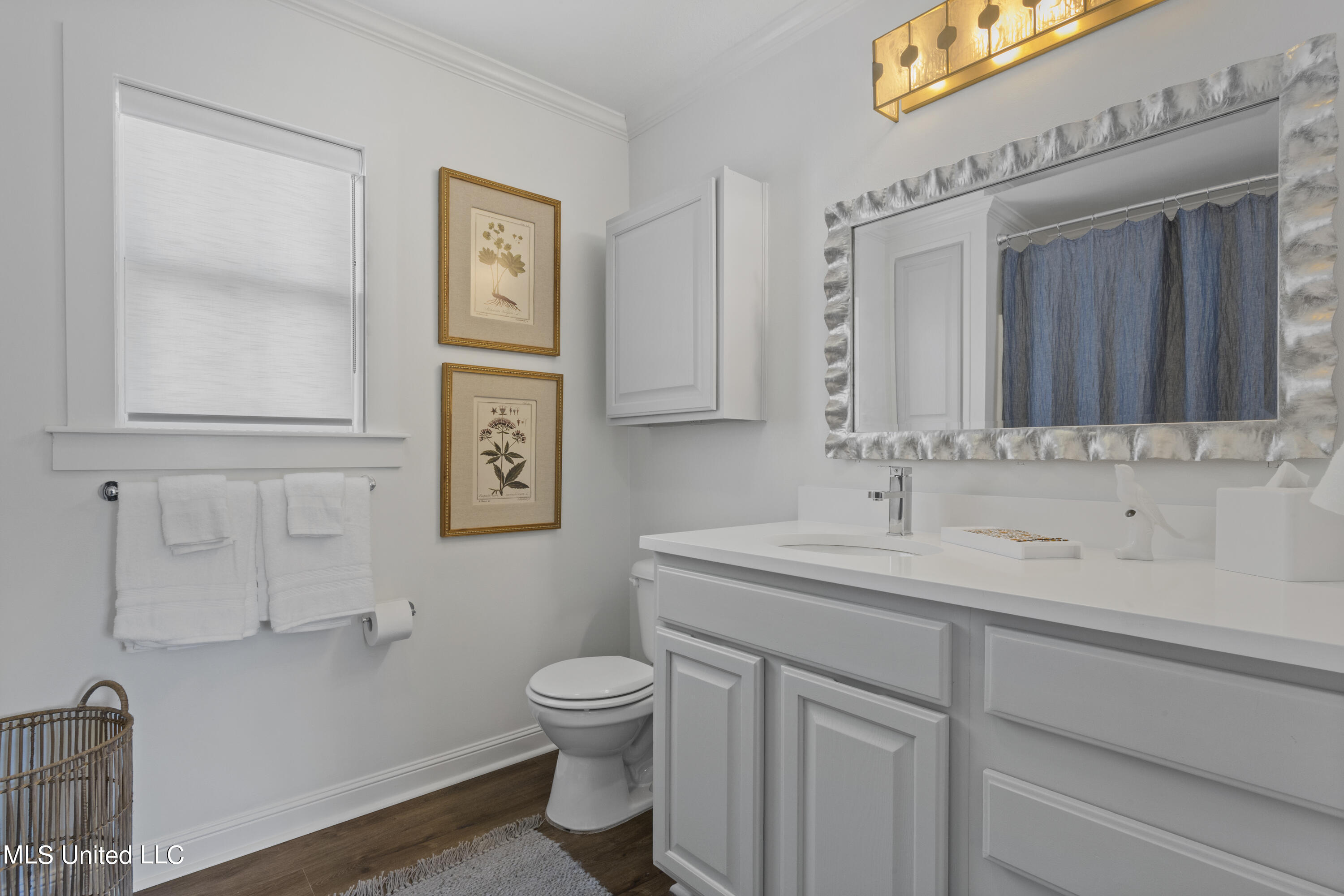 215 E Second Street, 34a