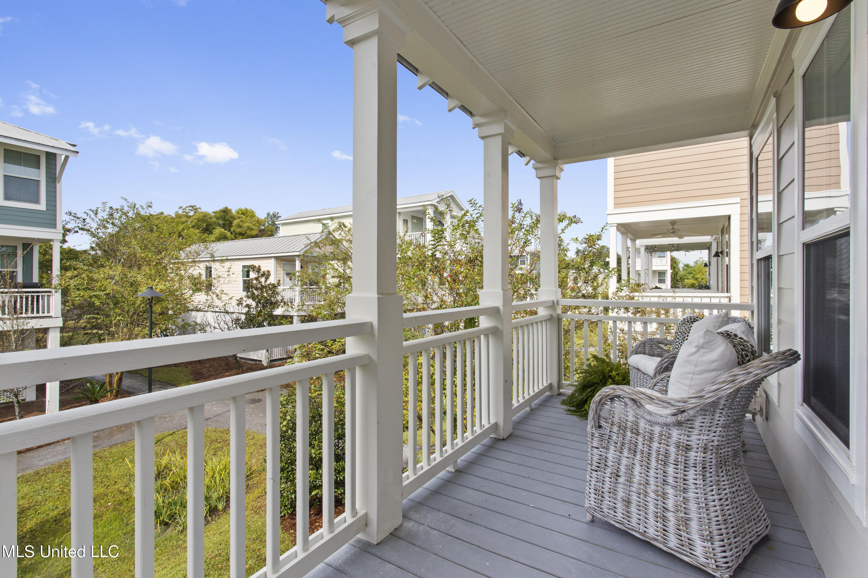 215 E Second Street, 34a