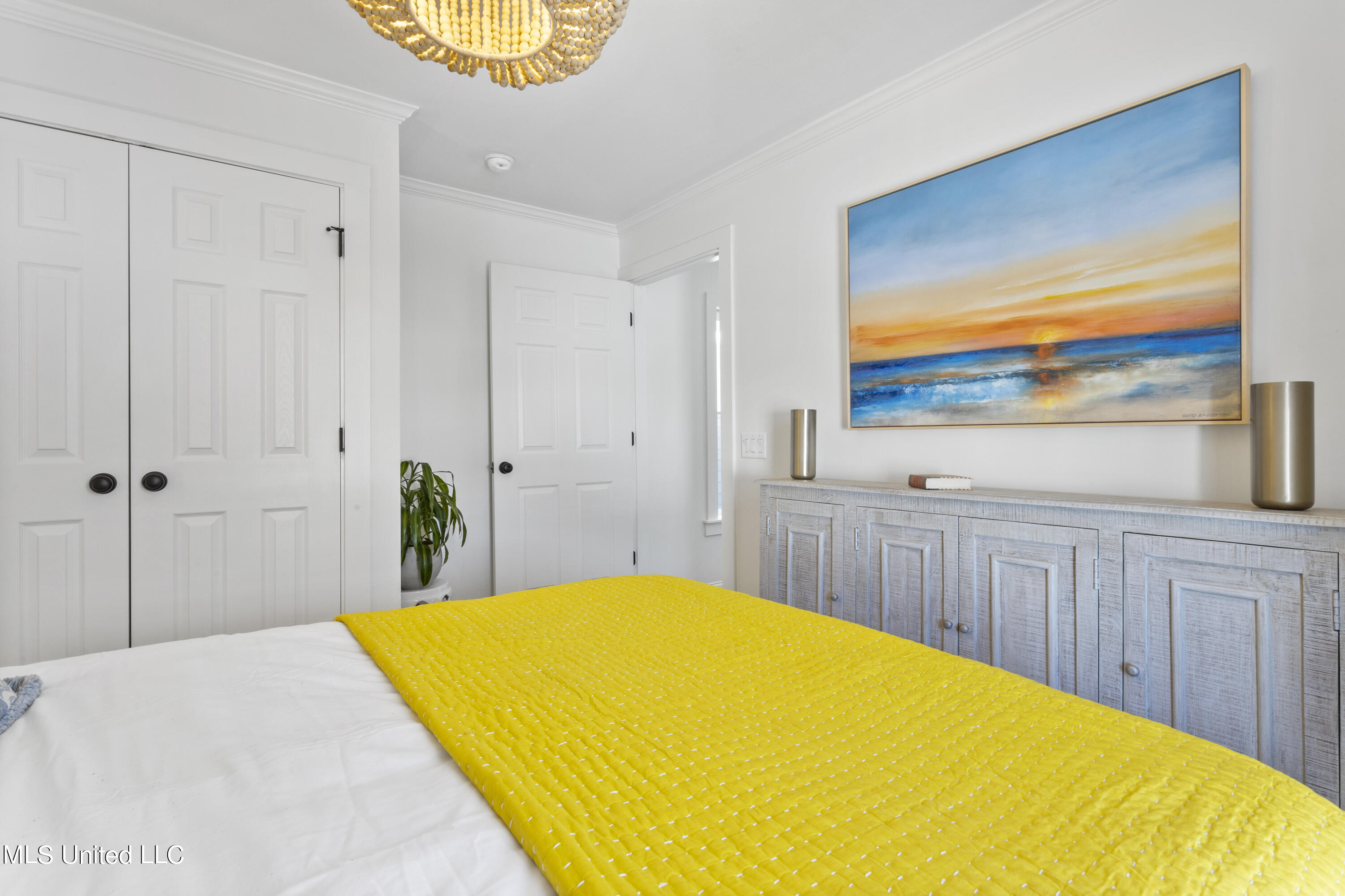 215 E Second Street, 34a