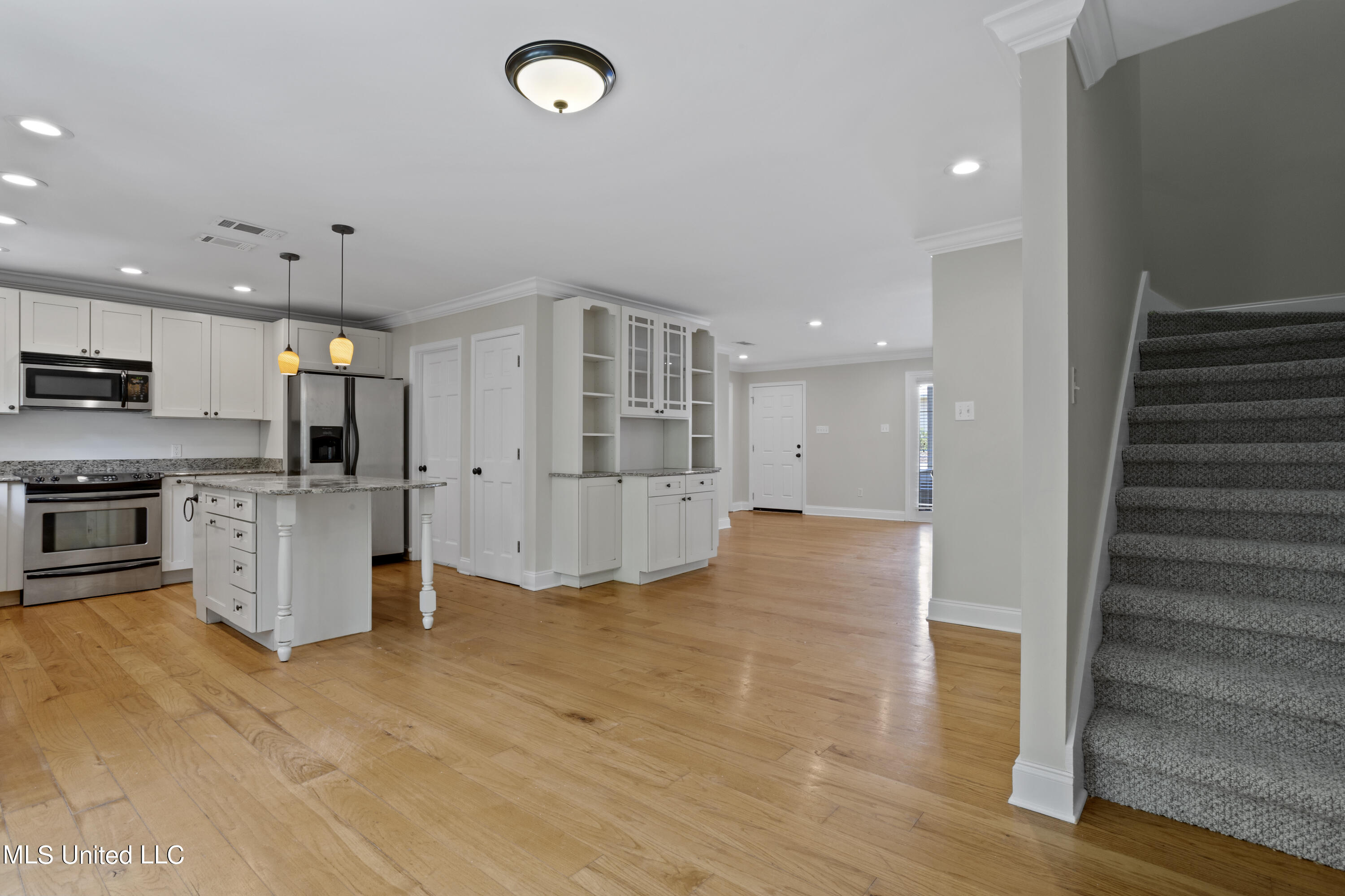 808 Desoto Street, 1