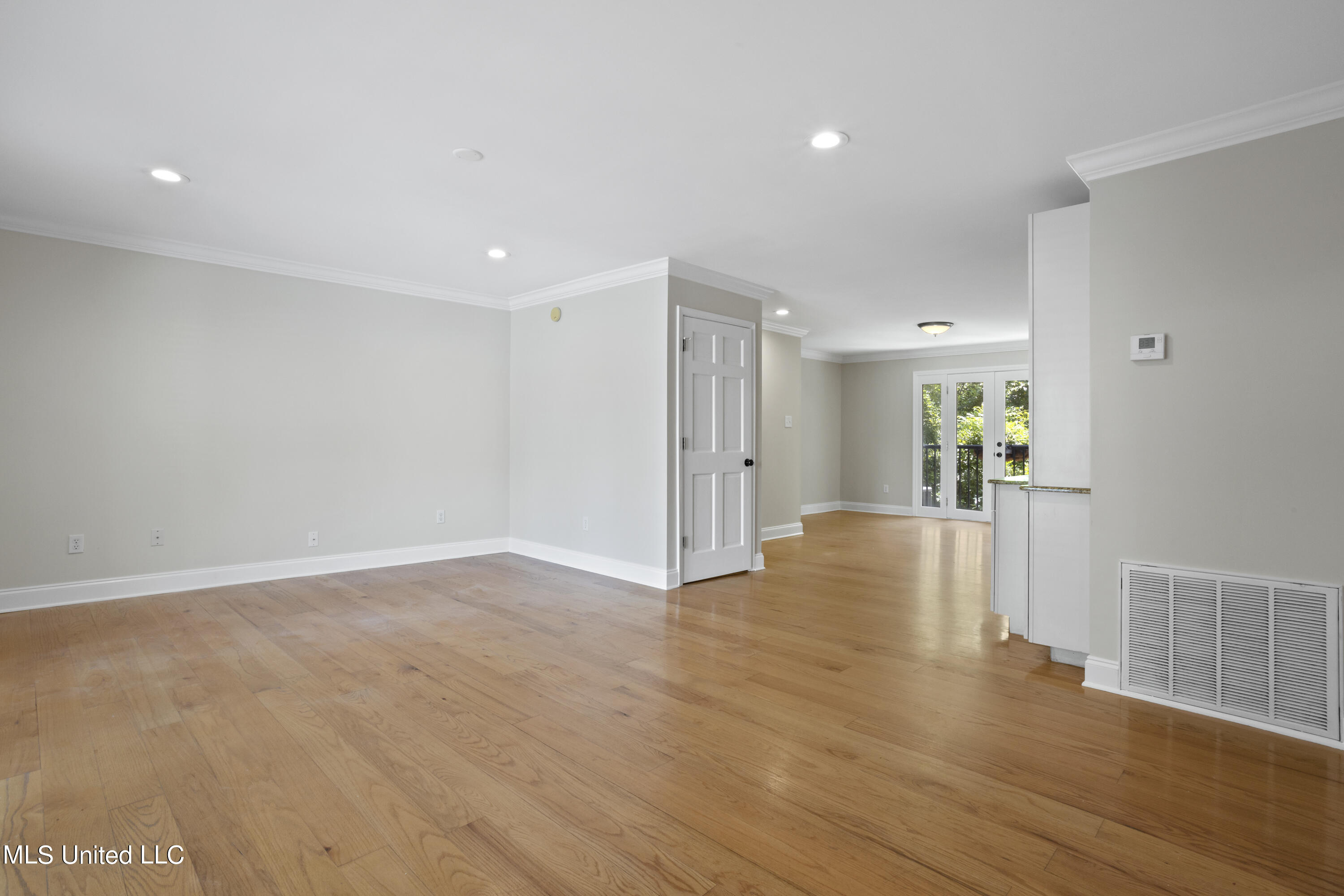 808 Desoto Street, 1