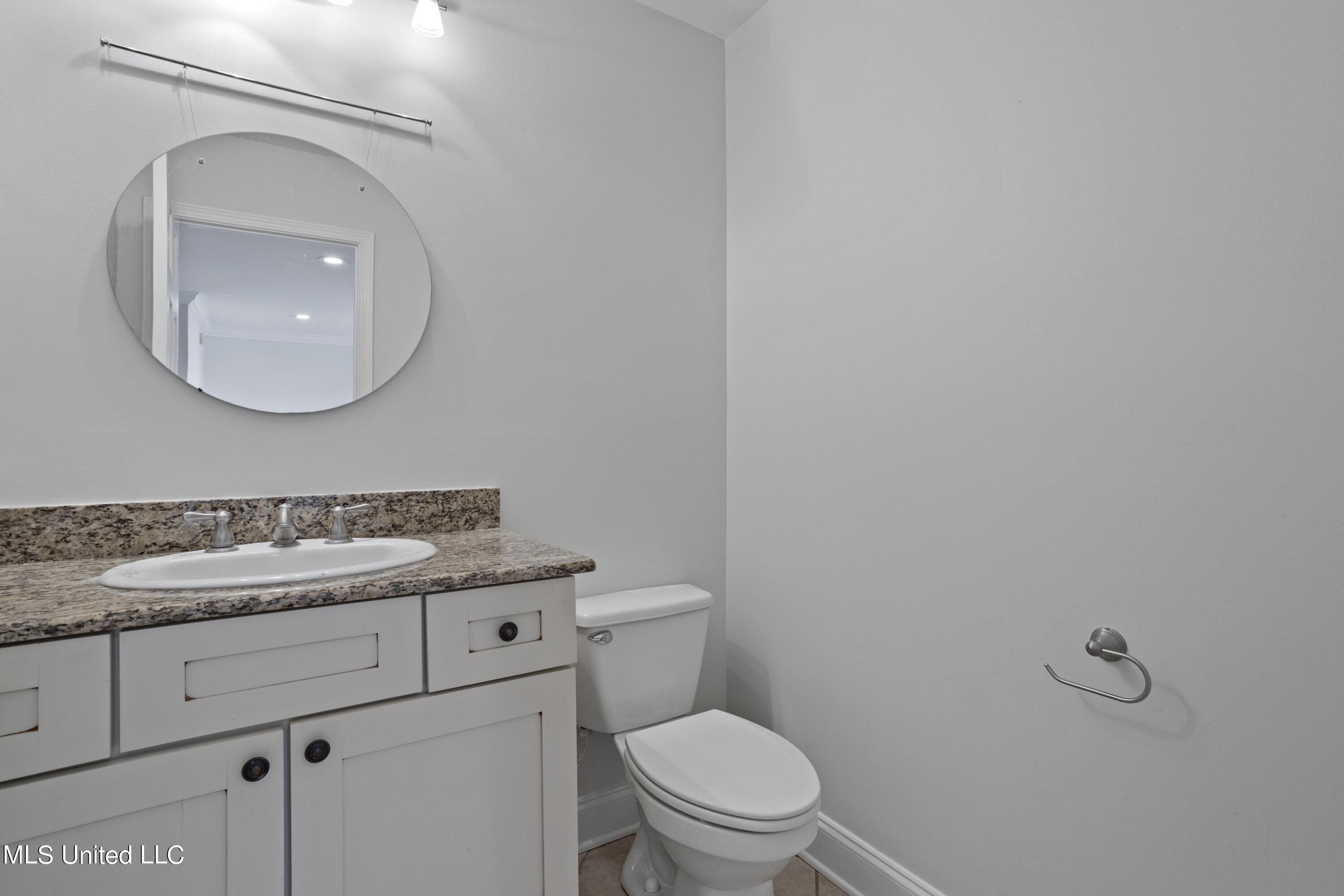 808 Desoto Street, 1