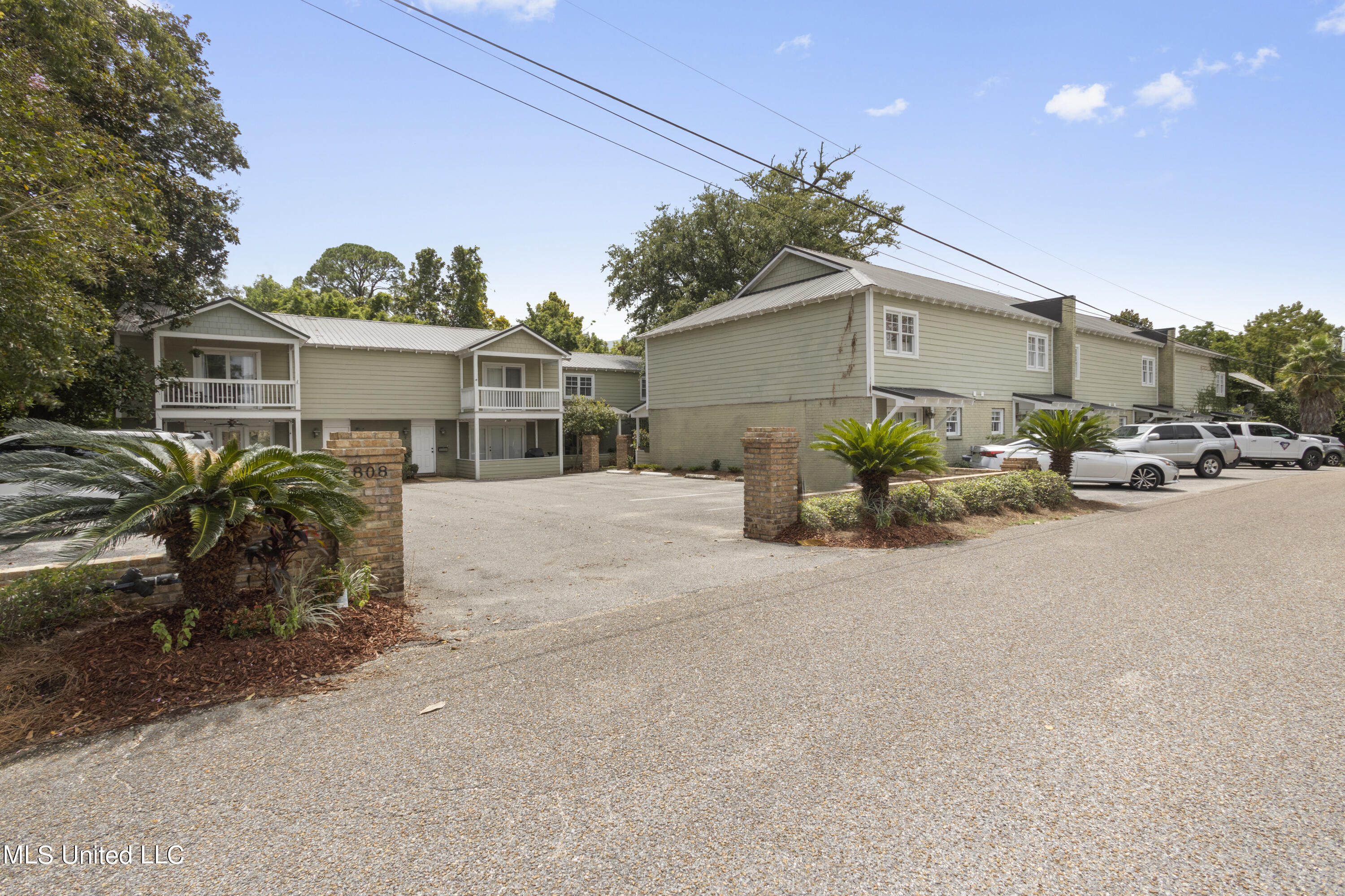 808 Desoto Street, 10
