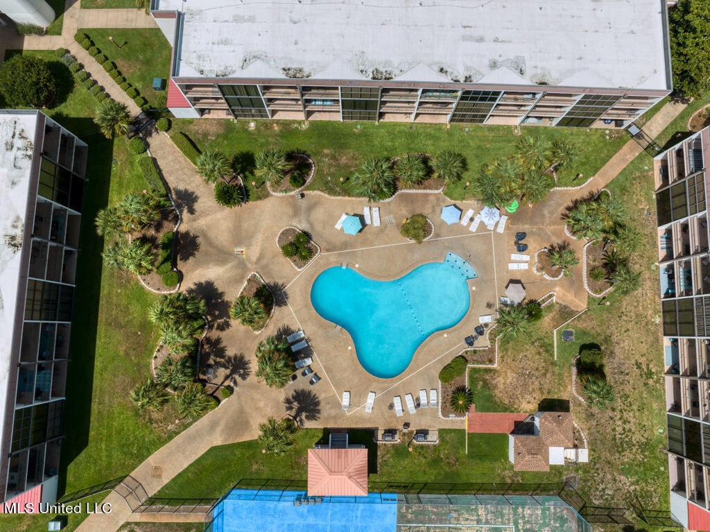 2046 Beach Boulevard, 203