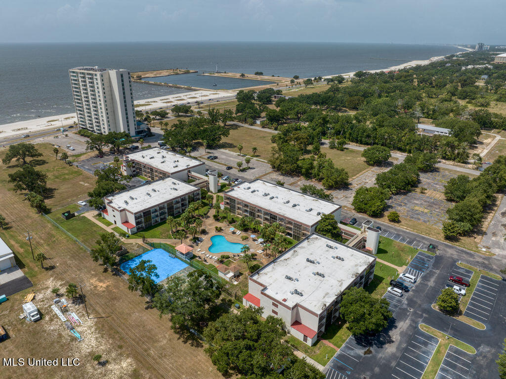 2046 Beach Boulevard, 203