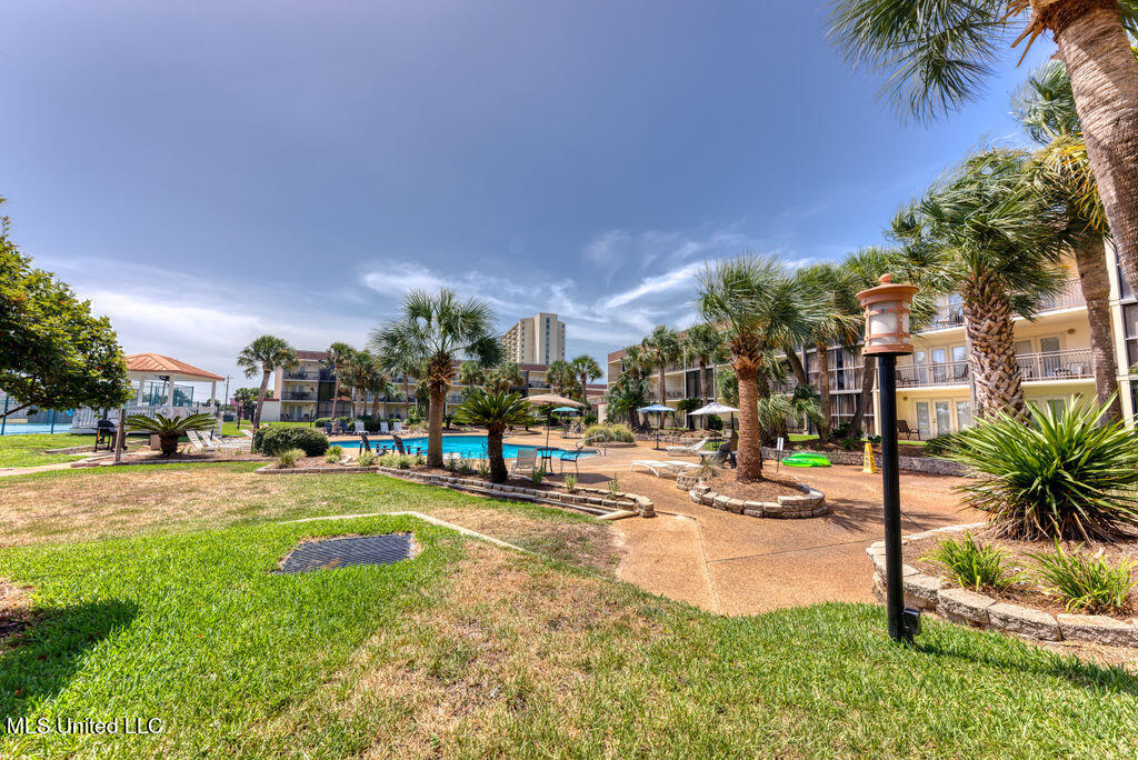 2046 Beach Boulevard, 203