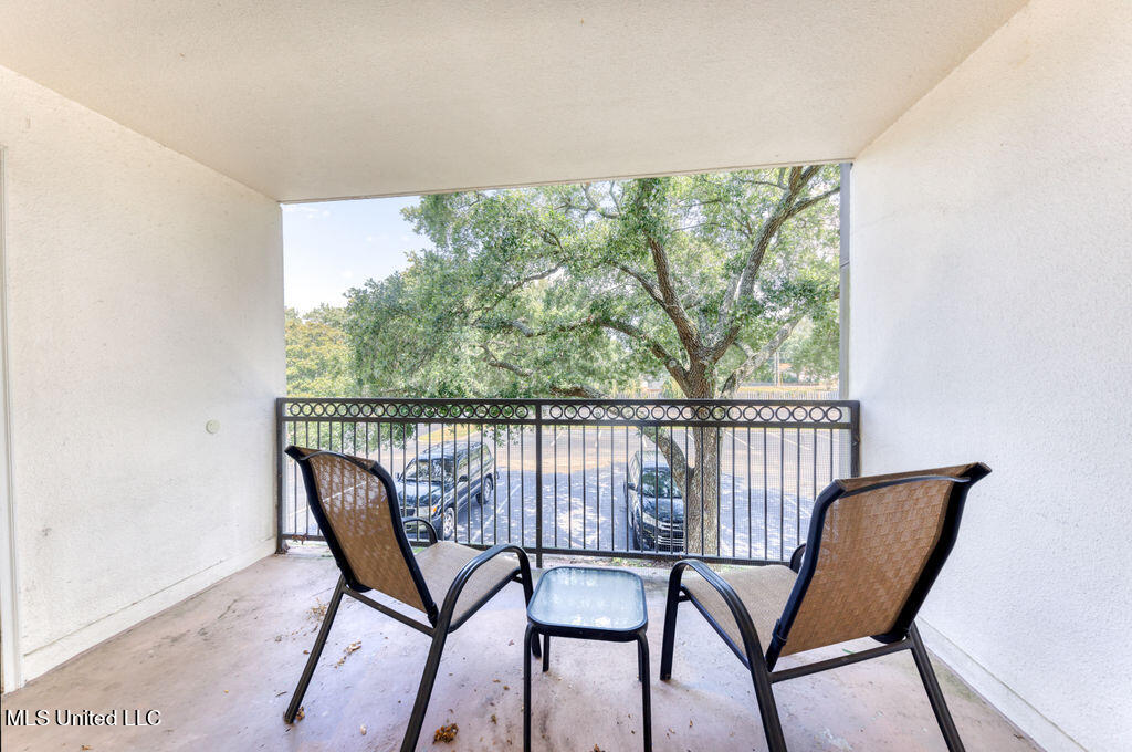 2046 Beach Boulevard, 203