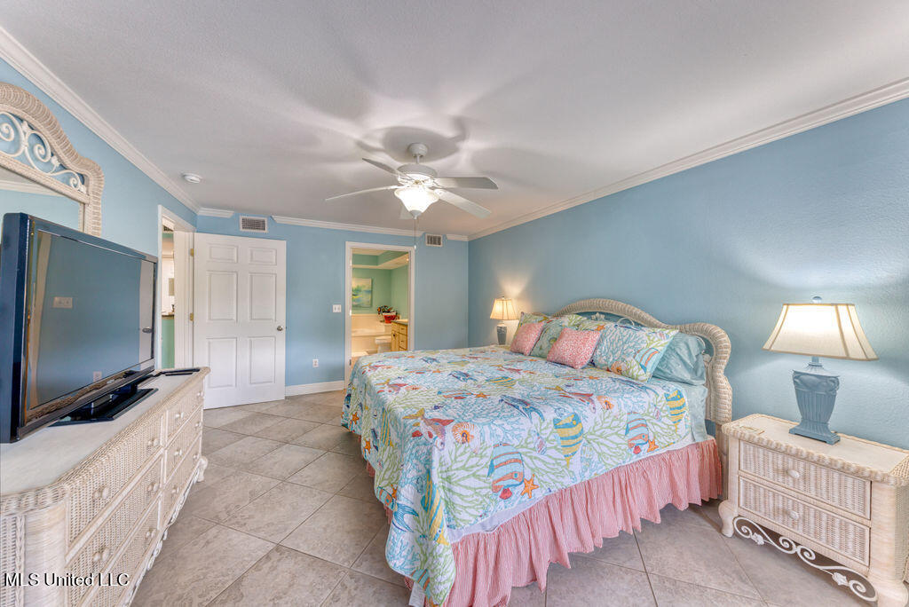 2046 Beach Boulevard, 203