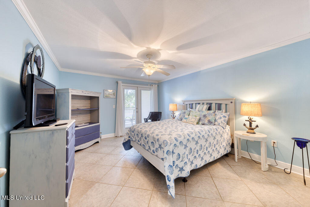 2046 Beach Boulevard, 203