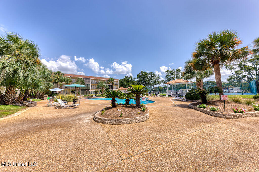 2046 Beach Boulevard, 203