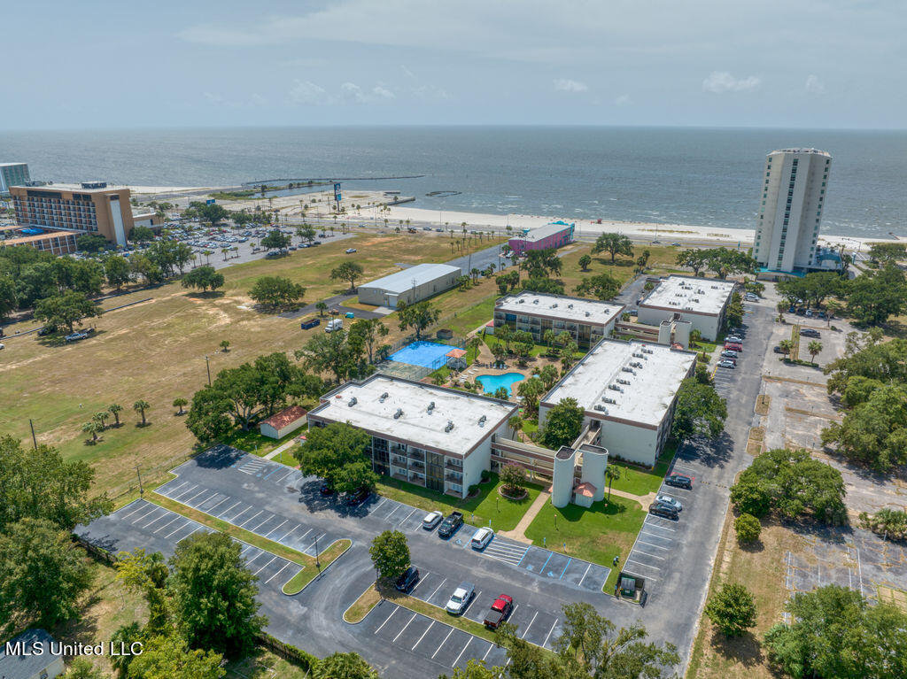 2046 Beach Boulevard, 203