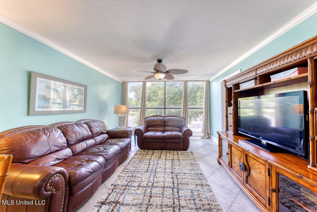 2046 Beach Boulevard, 203
