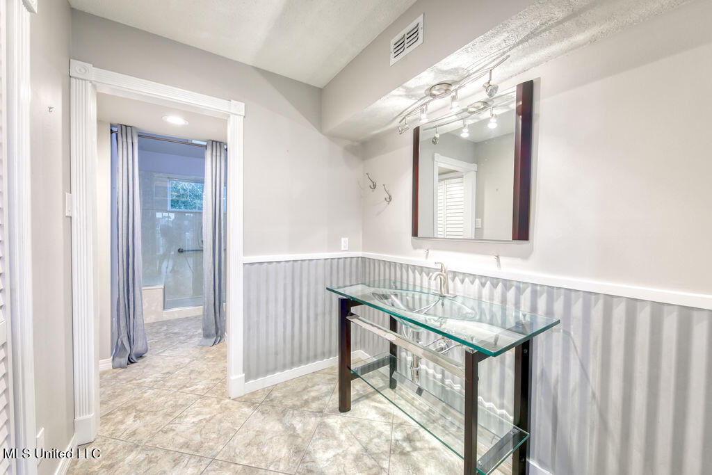 717 Bienville Boulevard, A1